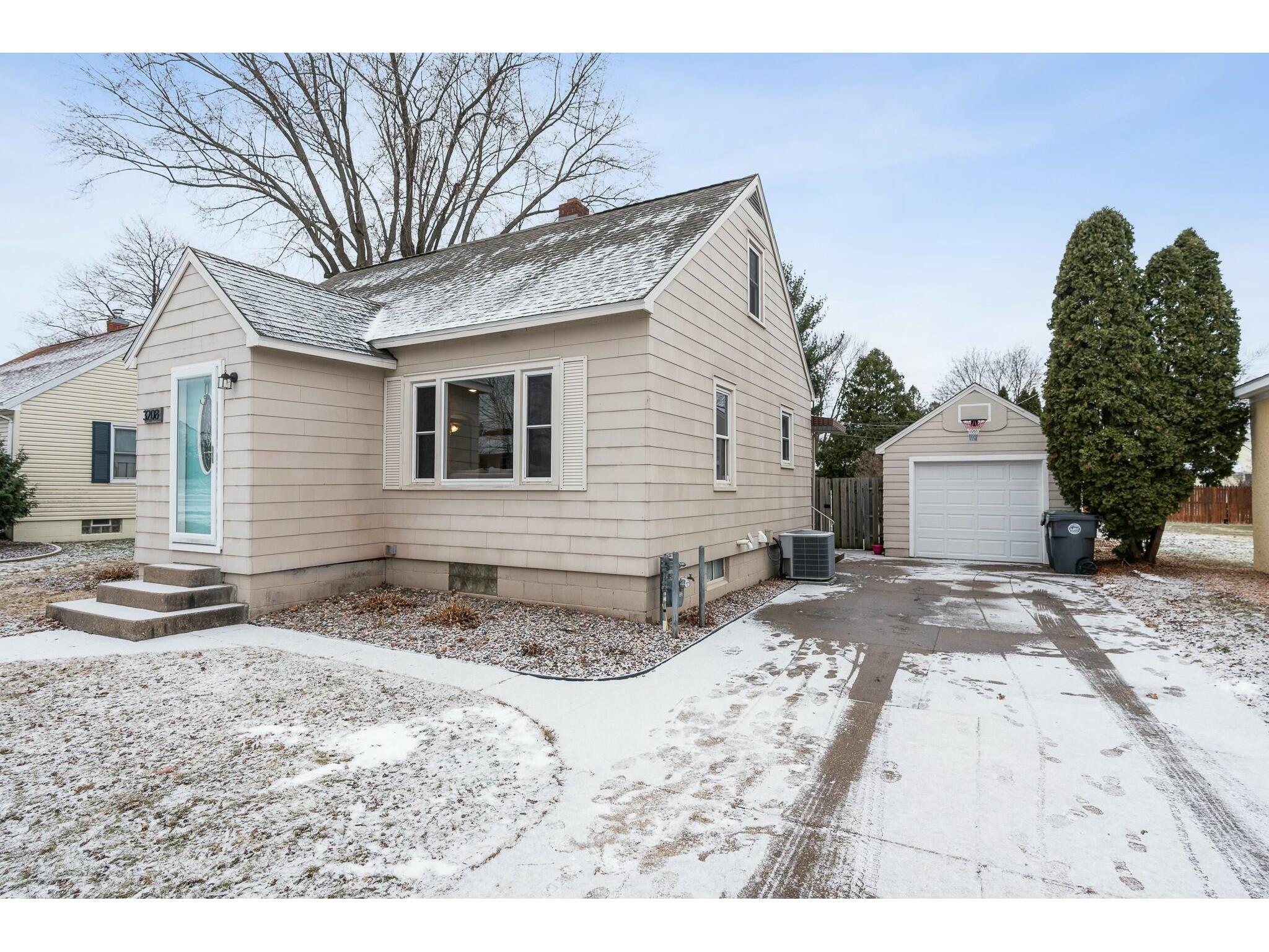 3208 28th La Crosse WI 54601 1904278 image1