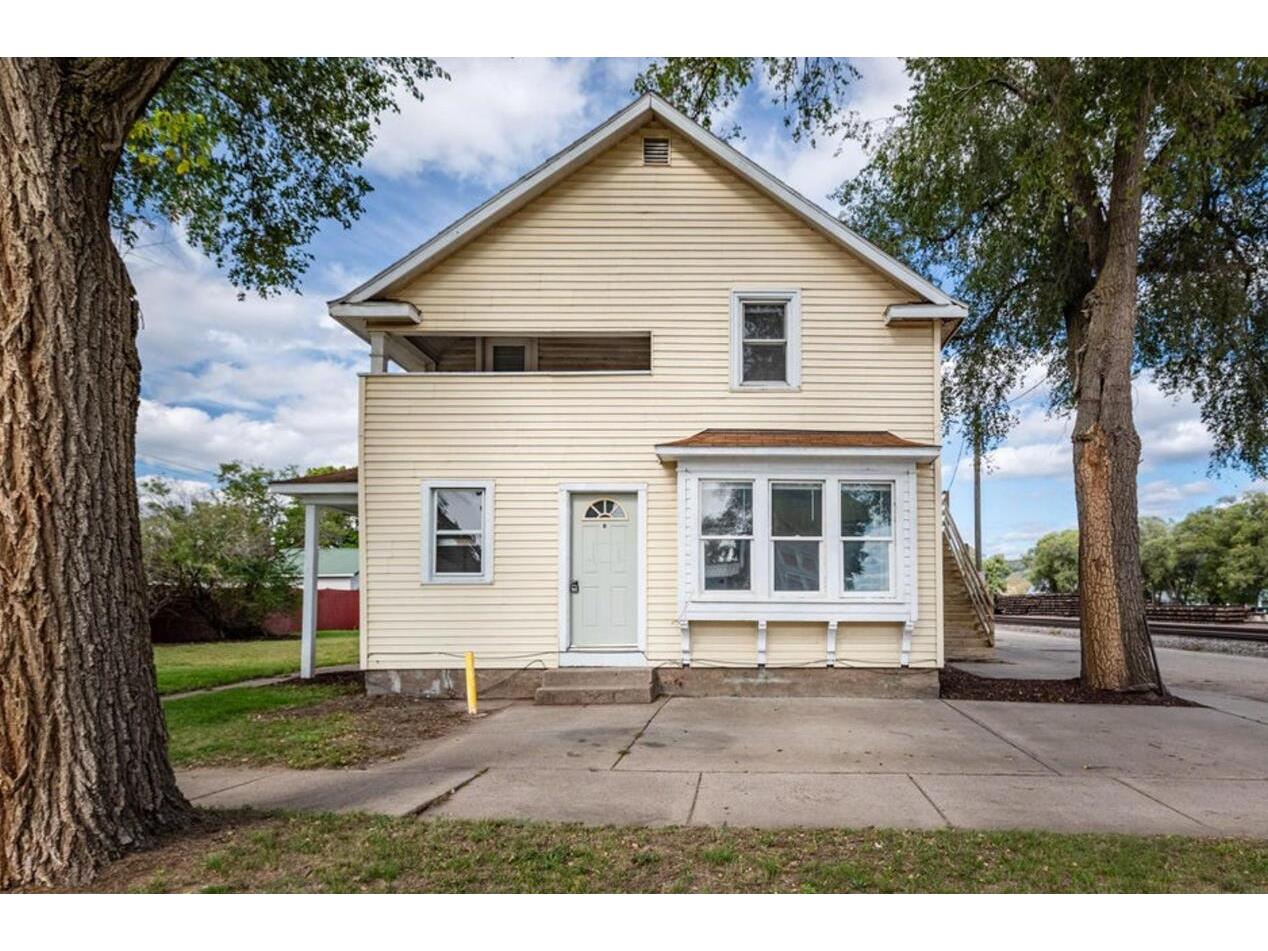 321 E Washington Prairie Du Chien WI 53821 1944033 image1