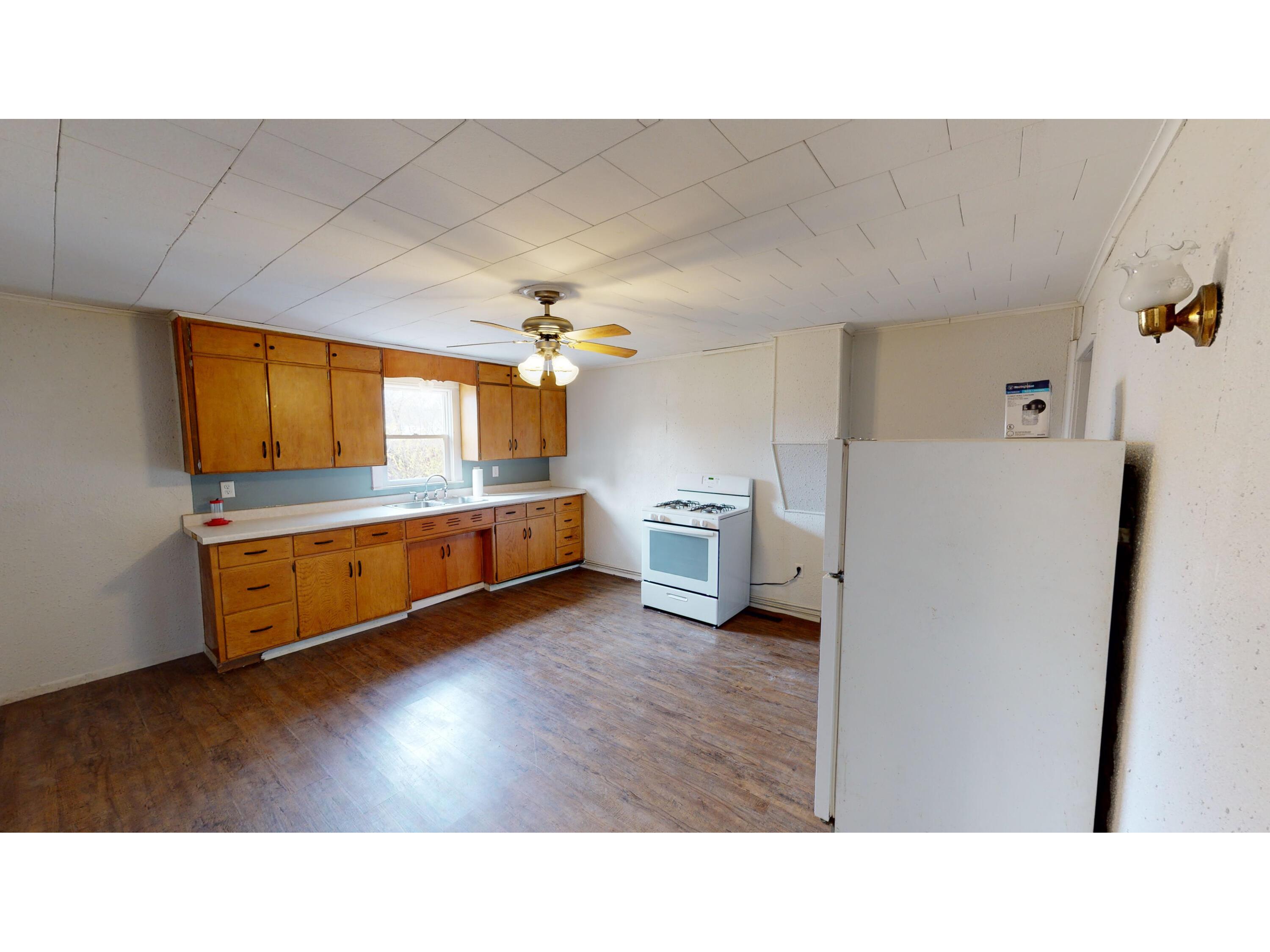 321 E Washington Prairie Du Chien WI 53821 1944033 image17