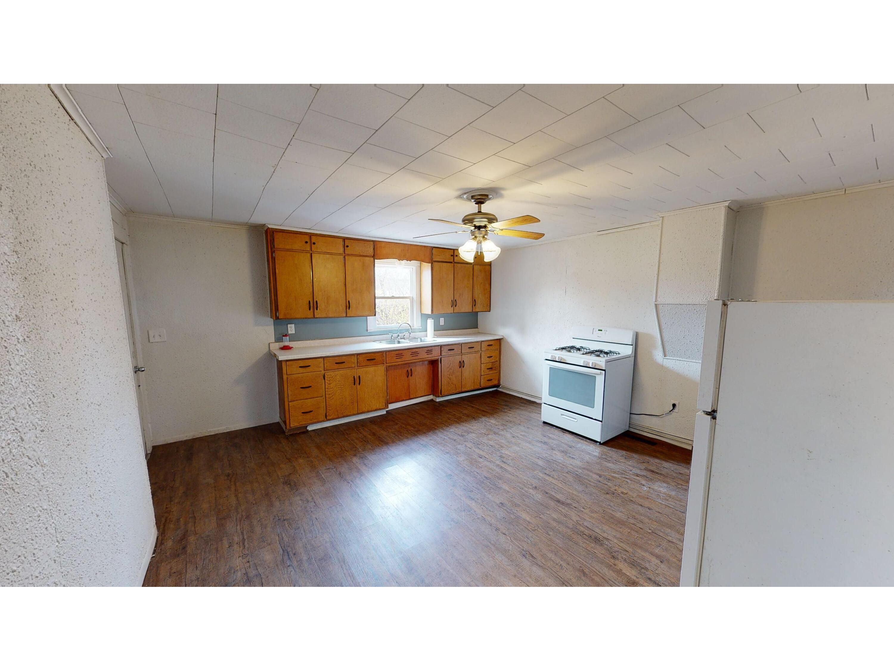 321 E Washington Prairie Du Chien WI 53821 1944033 image19