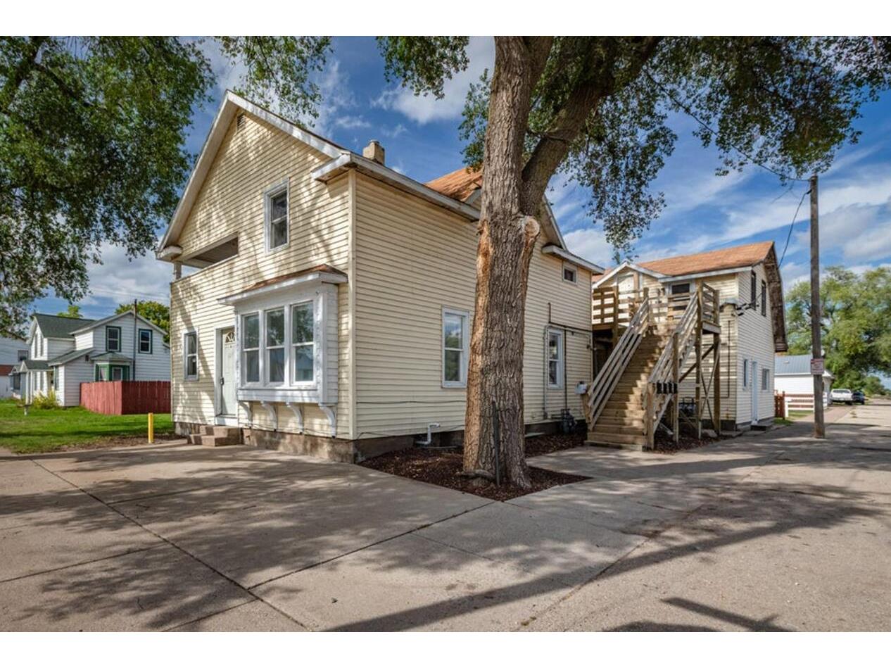 321 E Washington Prairie Du Chien WI 53821 1944033 image2