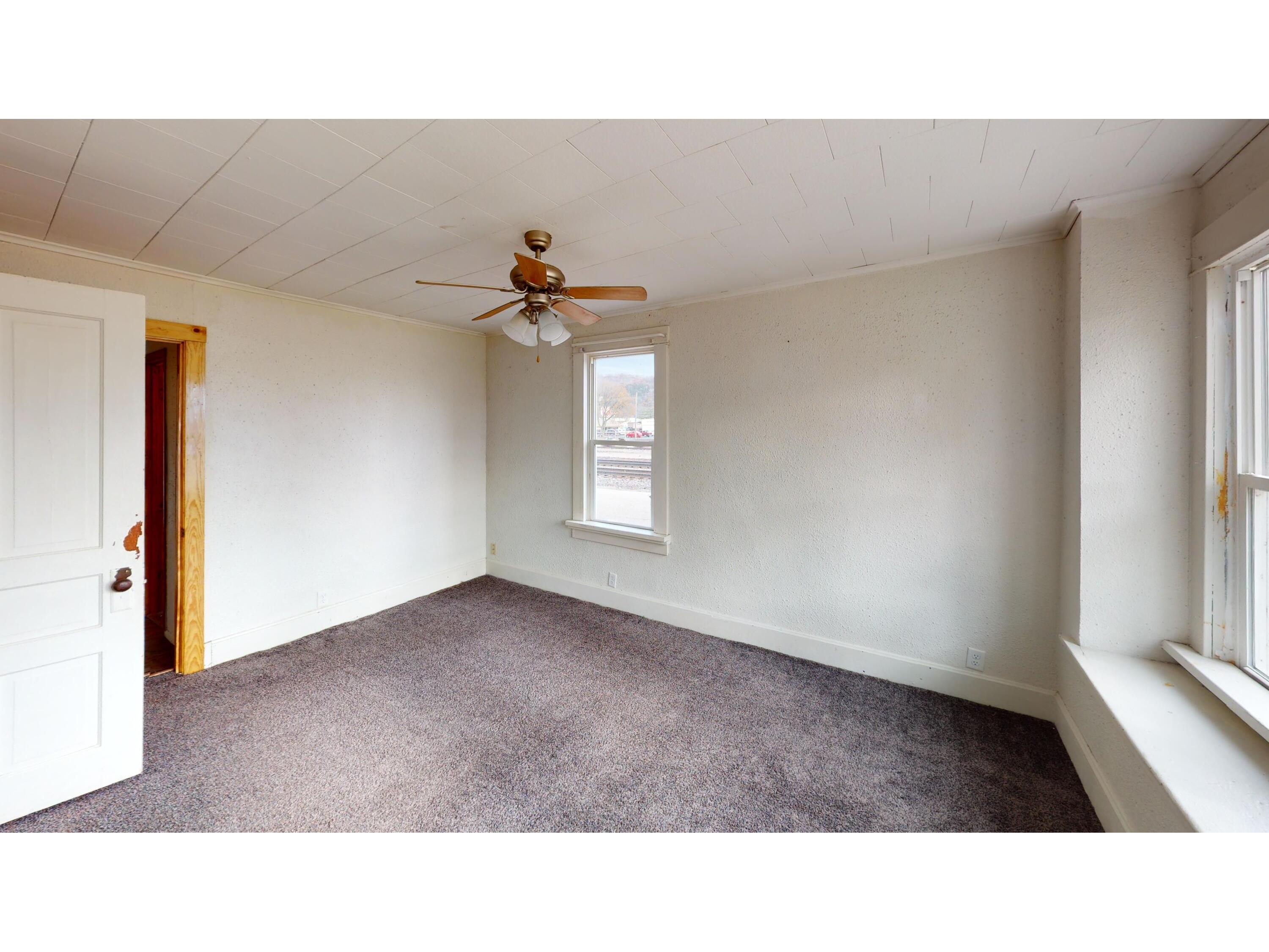 321 E Washington Prairie Du Chien WI 53821 1944033 image20