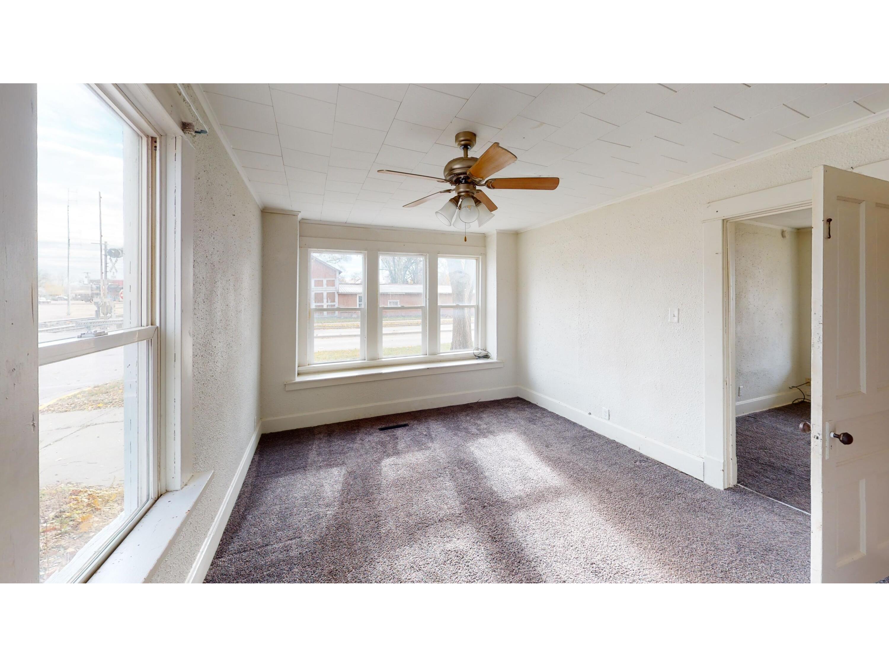 321 E Washington Prairie Du Chien WI 53821 1944033 image21