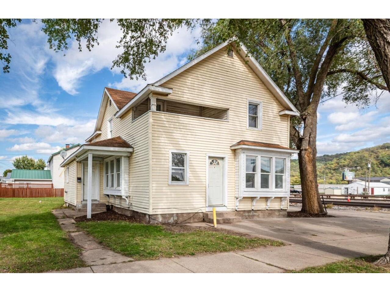 321 E Washington Prairie Du Chien WI 53821 1944033 image3