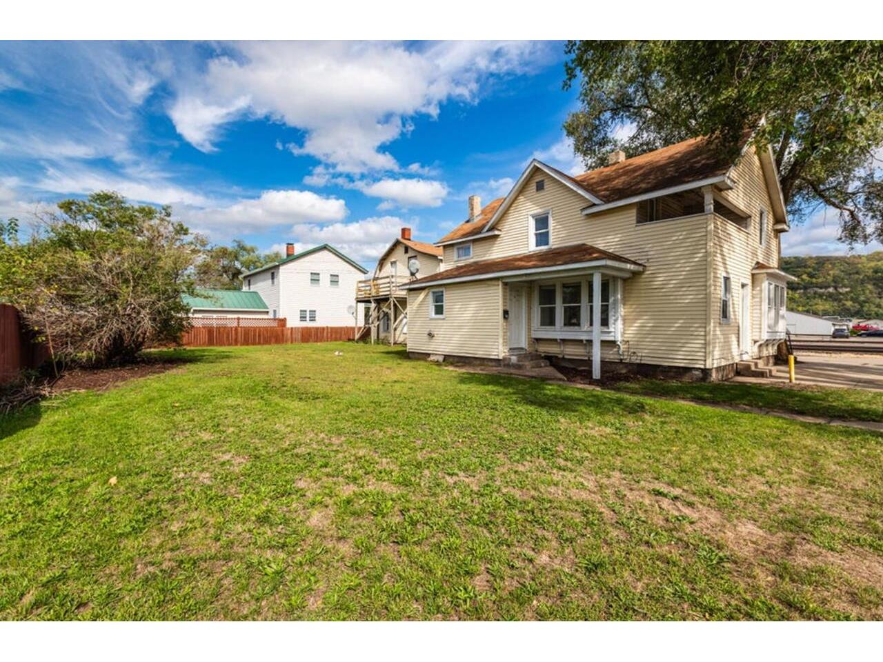 321 E Washington Prairie Du Chien WI 53821 1944033 image4