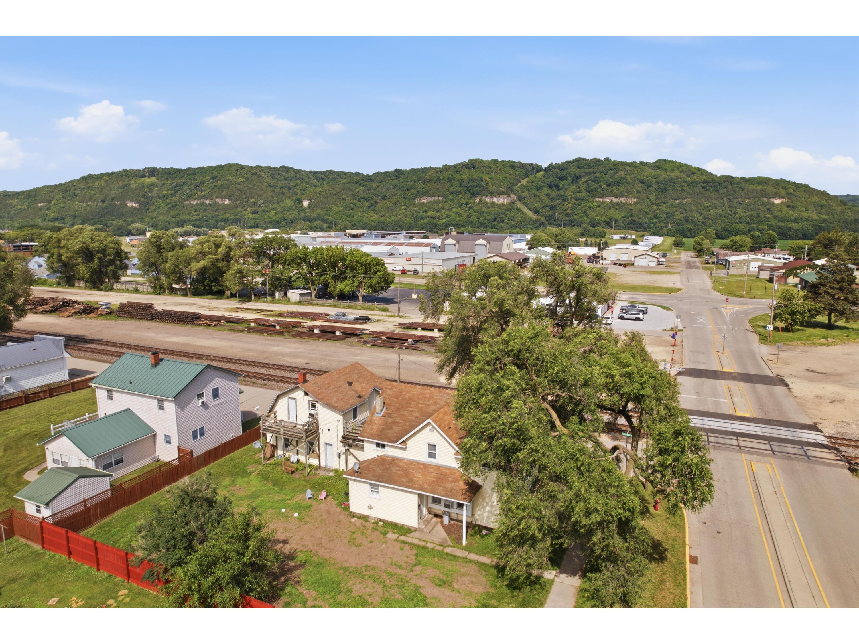 321 E Washington Prairie Du Chien WI 53821 1970457 image28