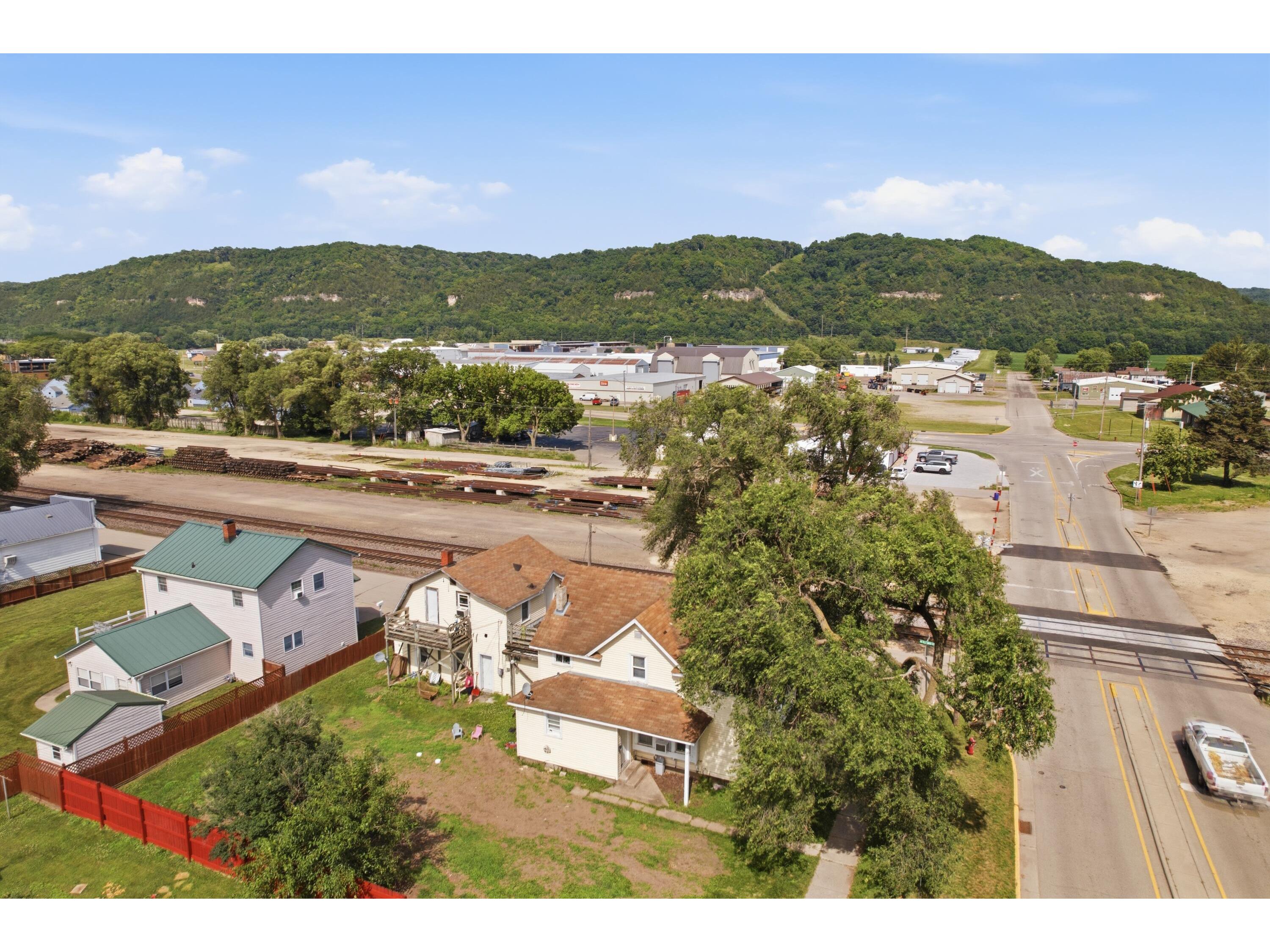 321 E Washington Prairie Du Chien WI 53821 1970457 image33
