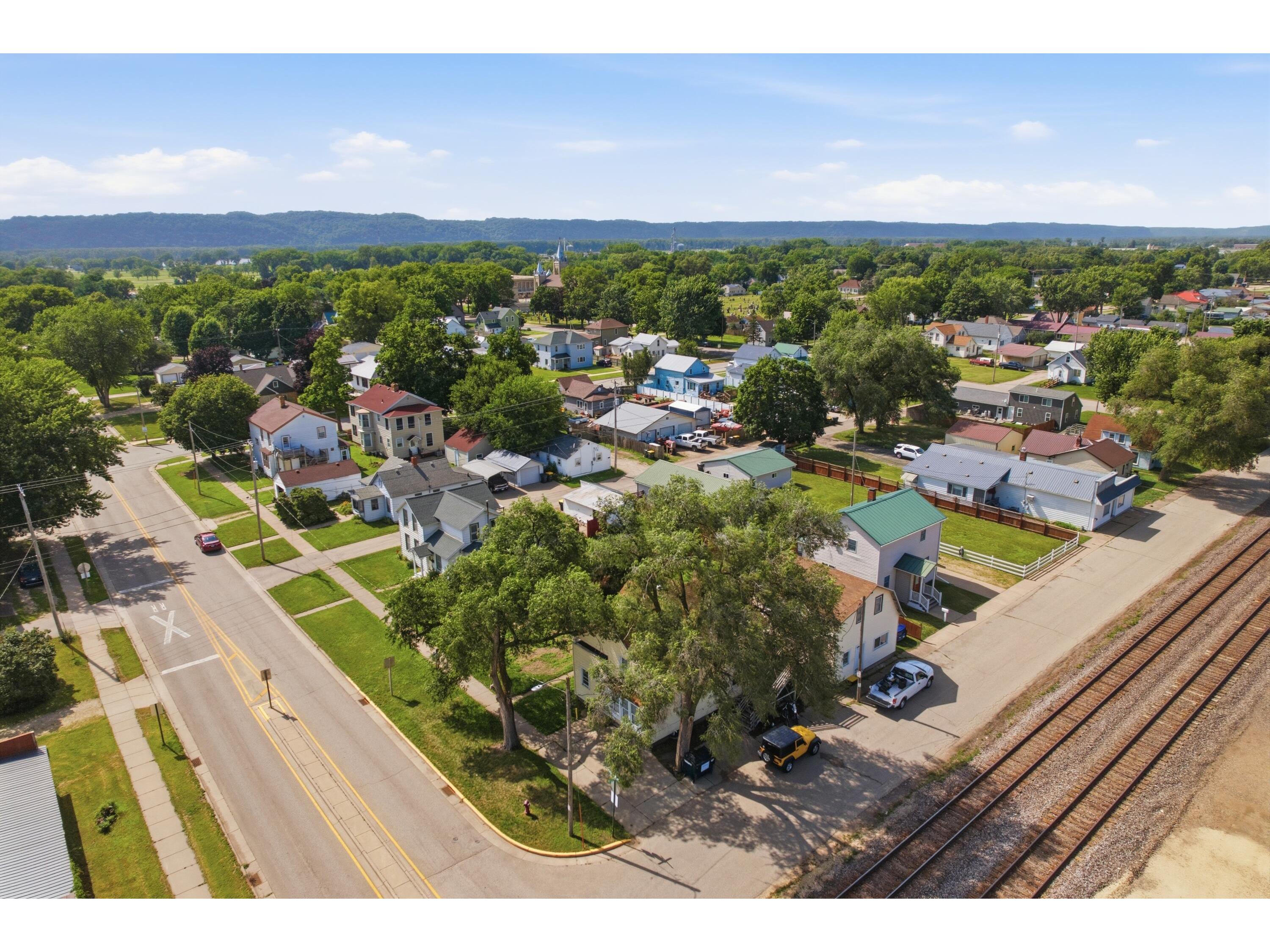 321 E Washington Prairie Du Chien WI 53821 1970457 image34