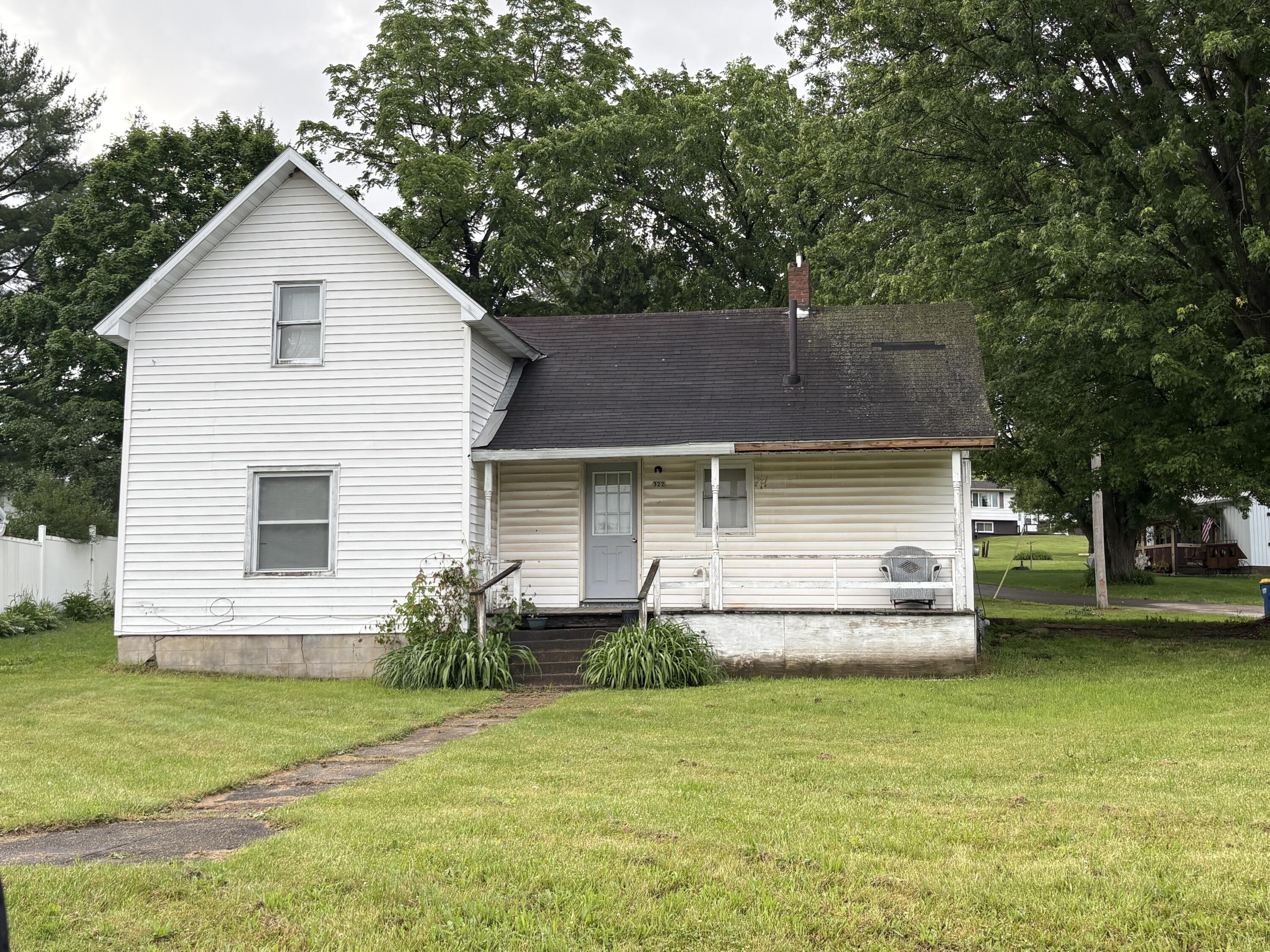 322 S Commercial Viola WI 54664 1967994 image1