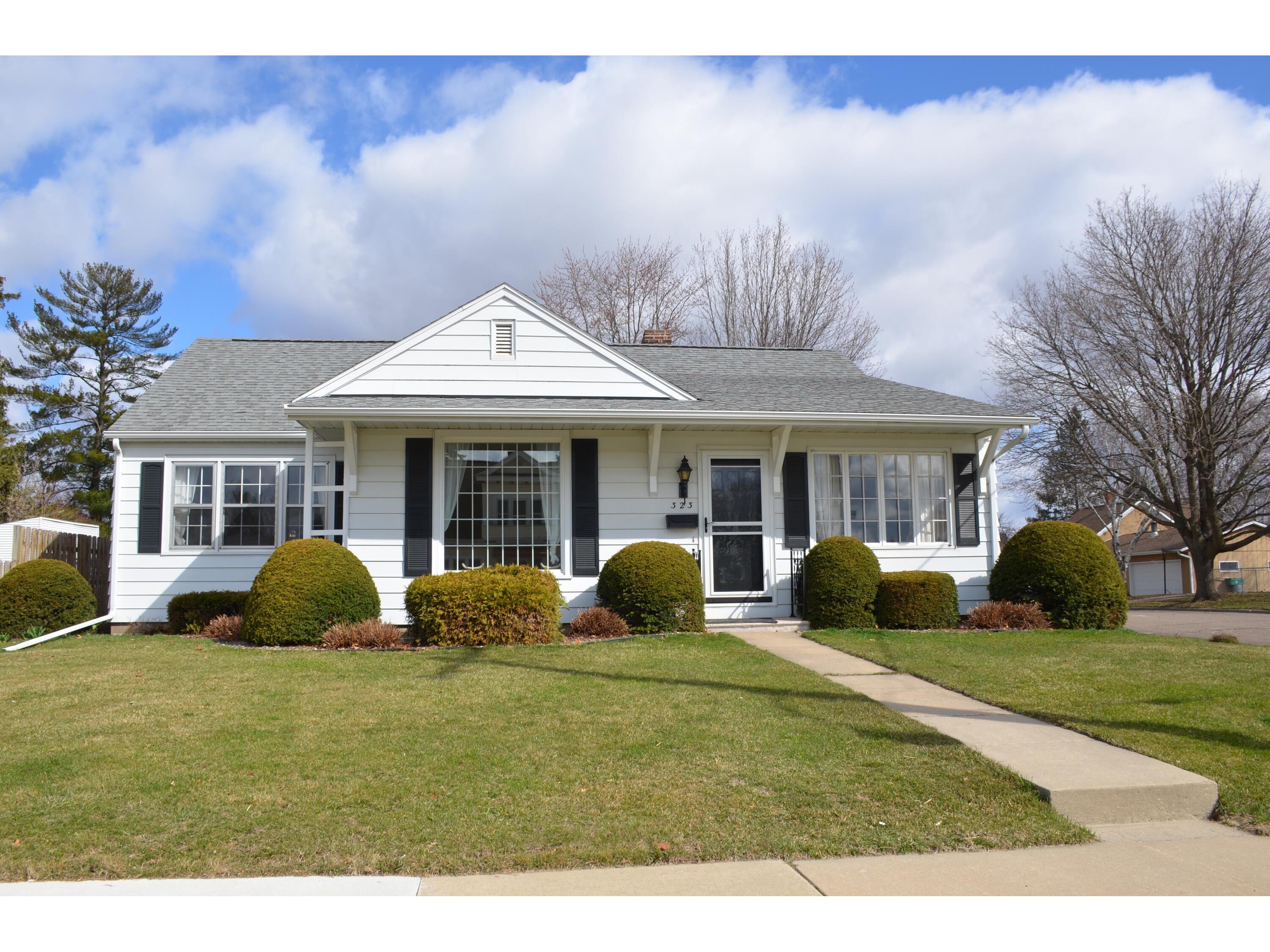 323 Main St E, Caledonia, MN 55921 MLS 1727307 Edina Realty