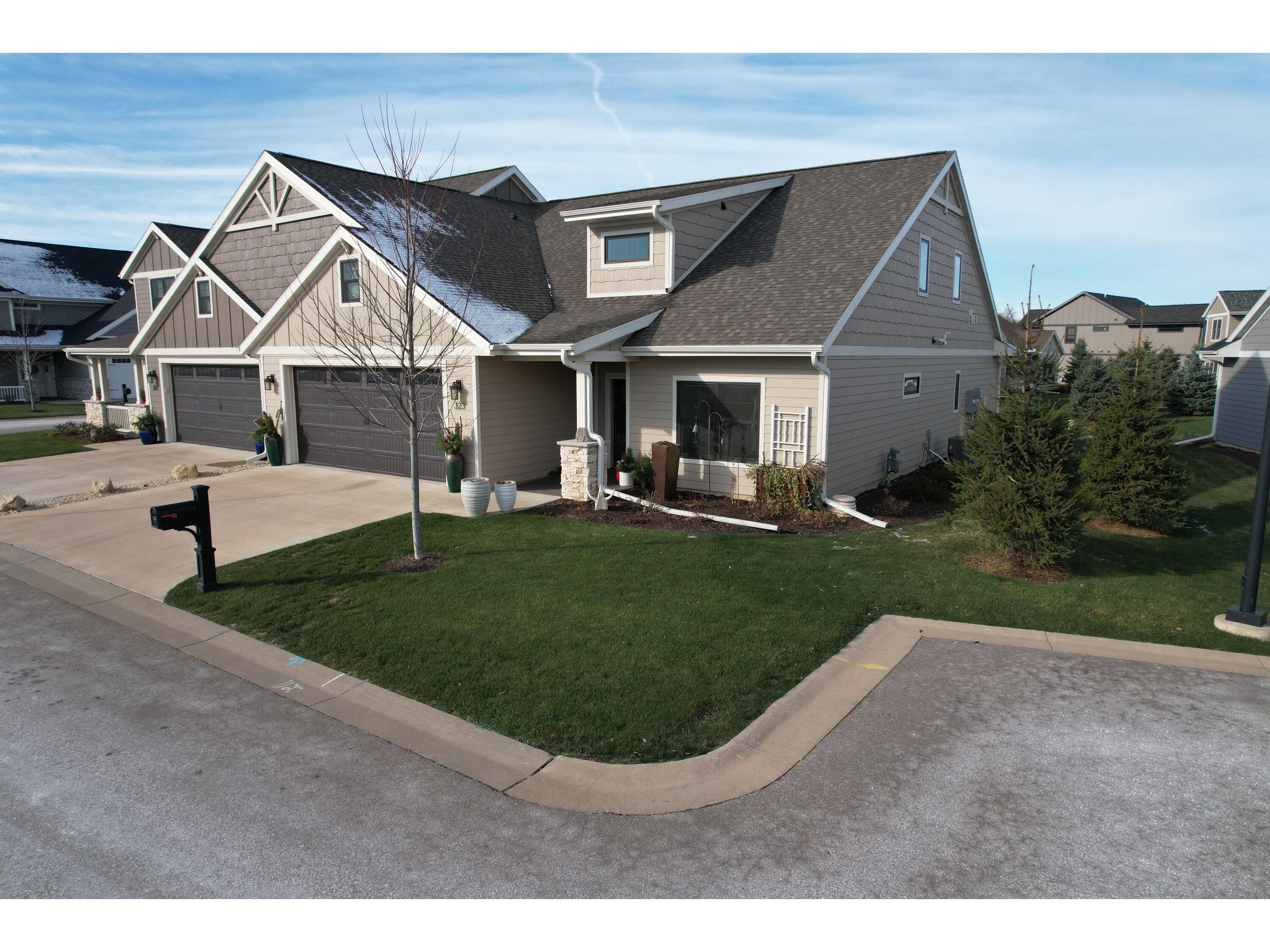 323 River La Crosse WI 54601 1819021 image1