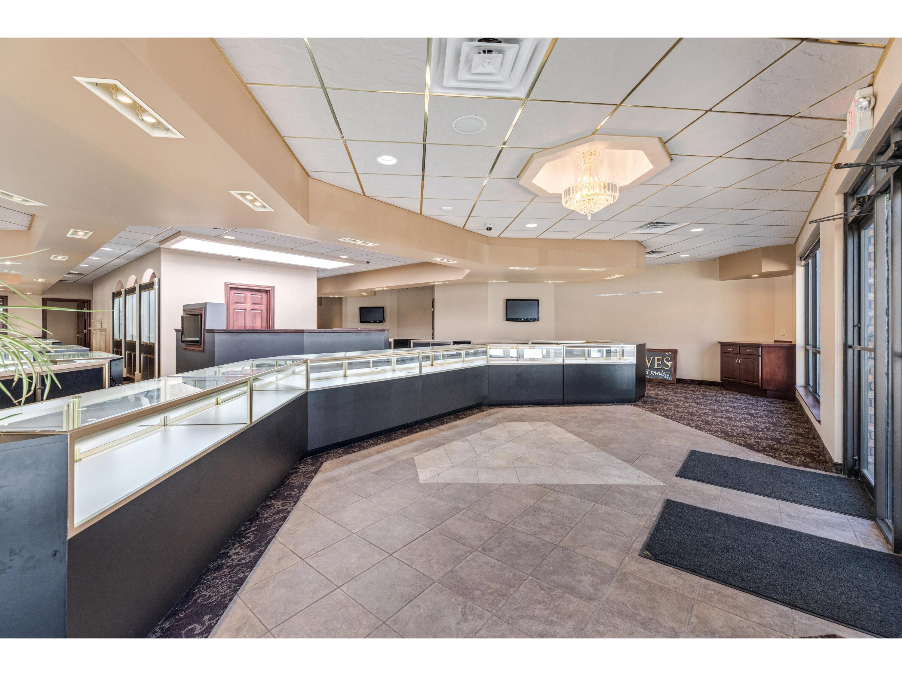 324 Main La Crosse WI 54601 1958745 image10