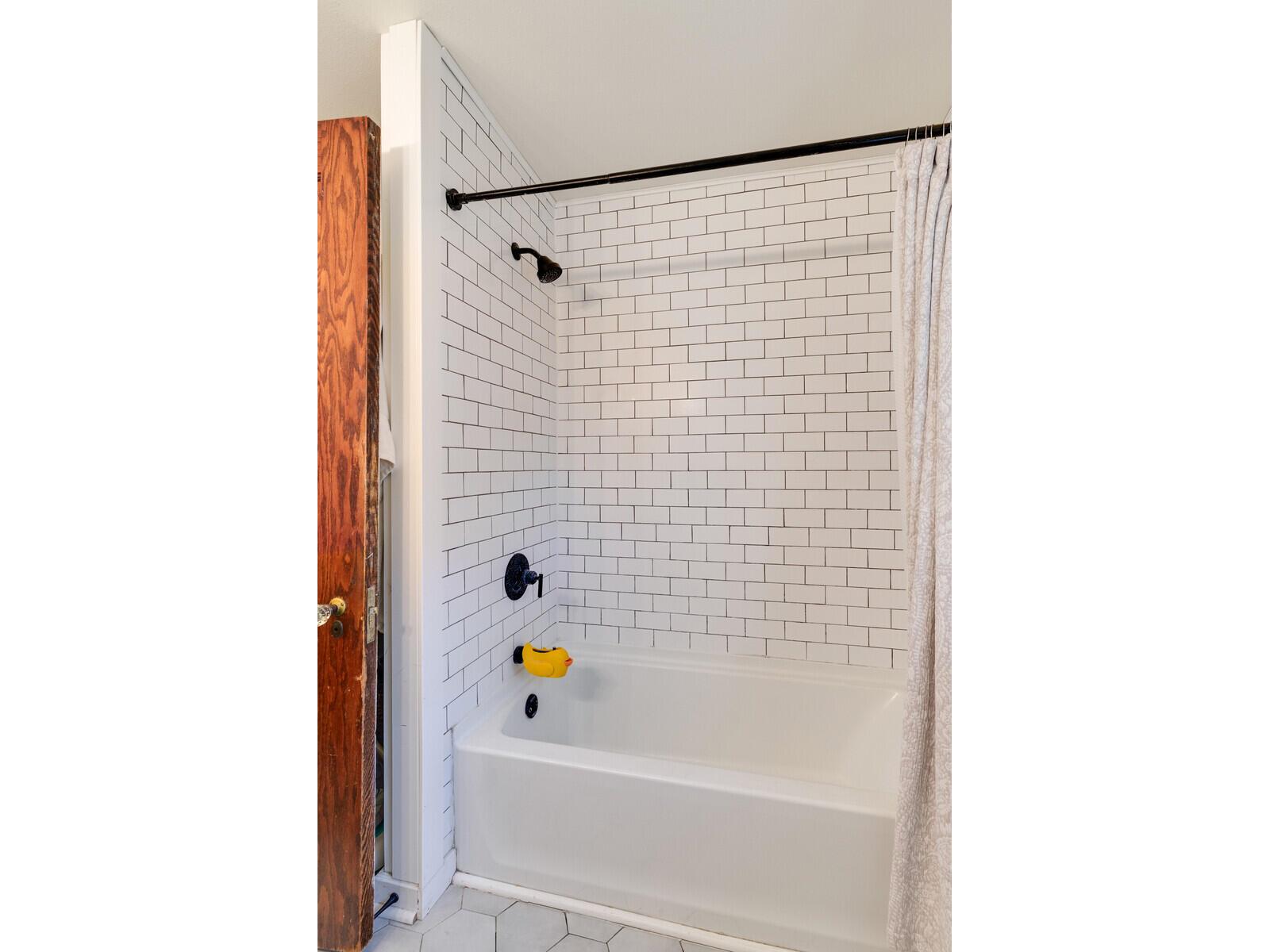 325 14th La Crosse WI 54601 1956884 image24