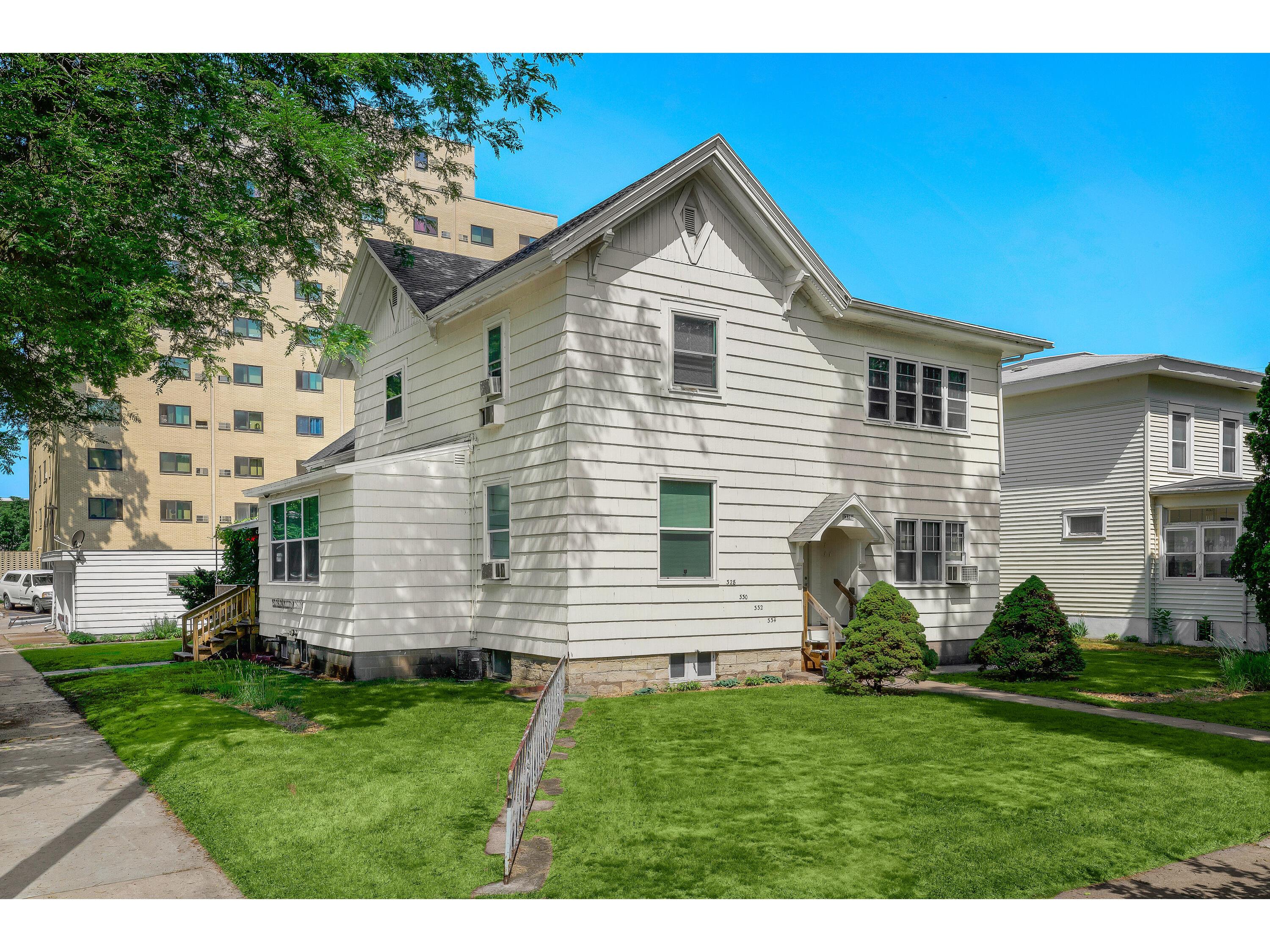 328 8th La Crosse WI 54601 1840363 image1