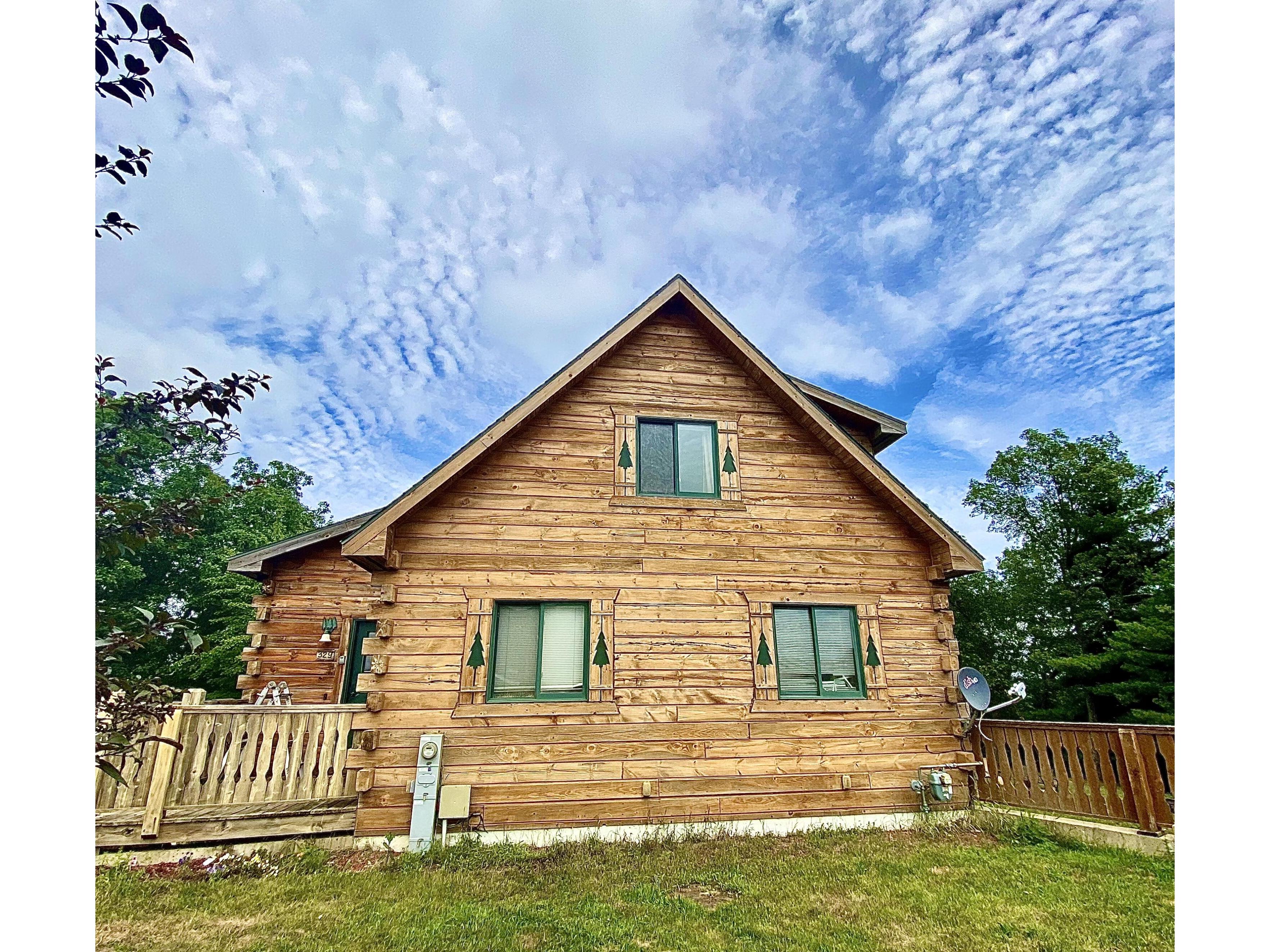 329 Hilltop Warrens WI 54666 1852807 image1