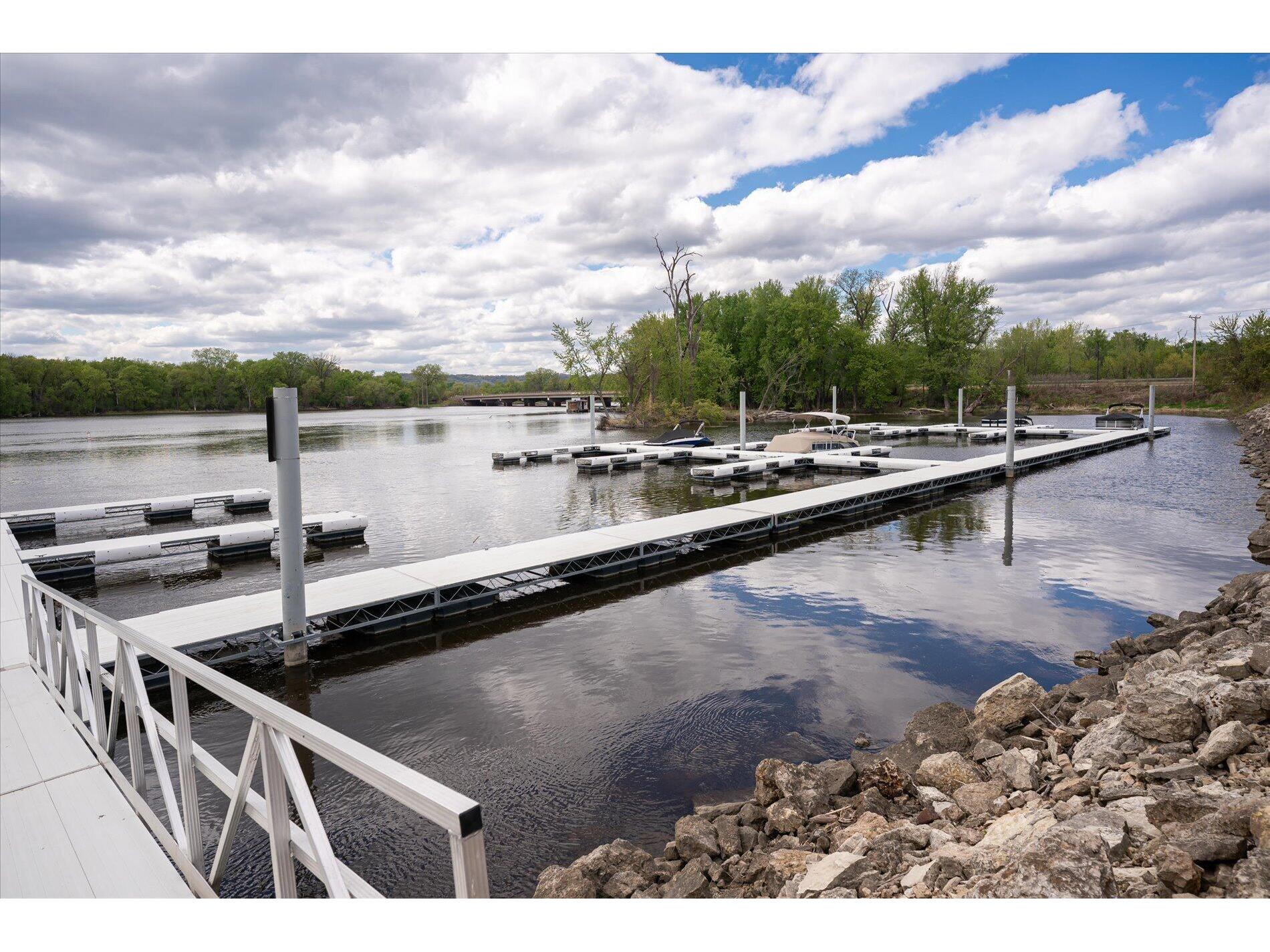 329 River La Crosse WI 54601 1954817 image26