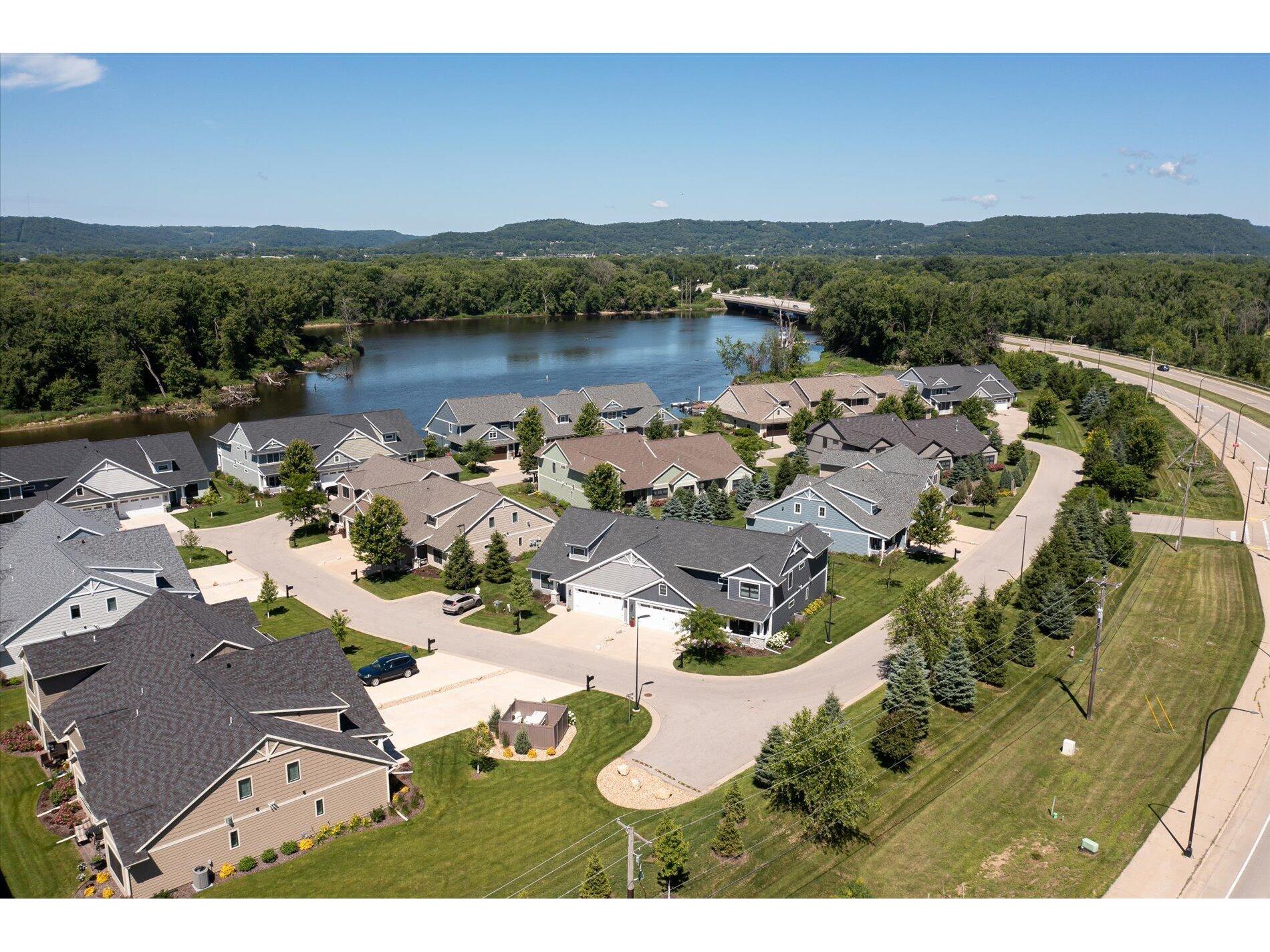 329 River La Crosse WI 54601 1968878 image10
