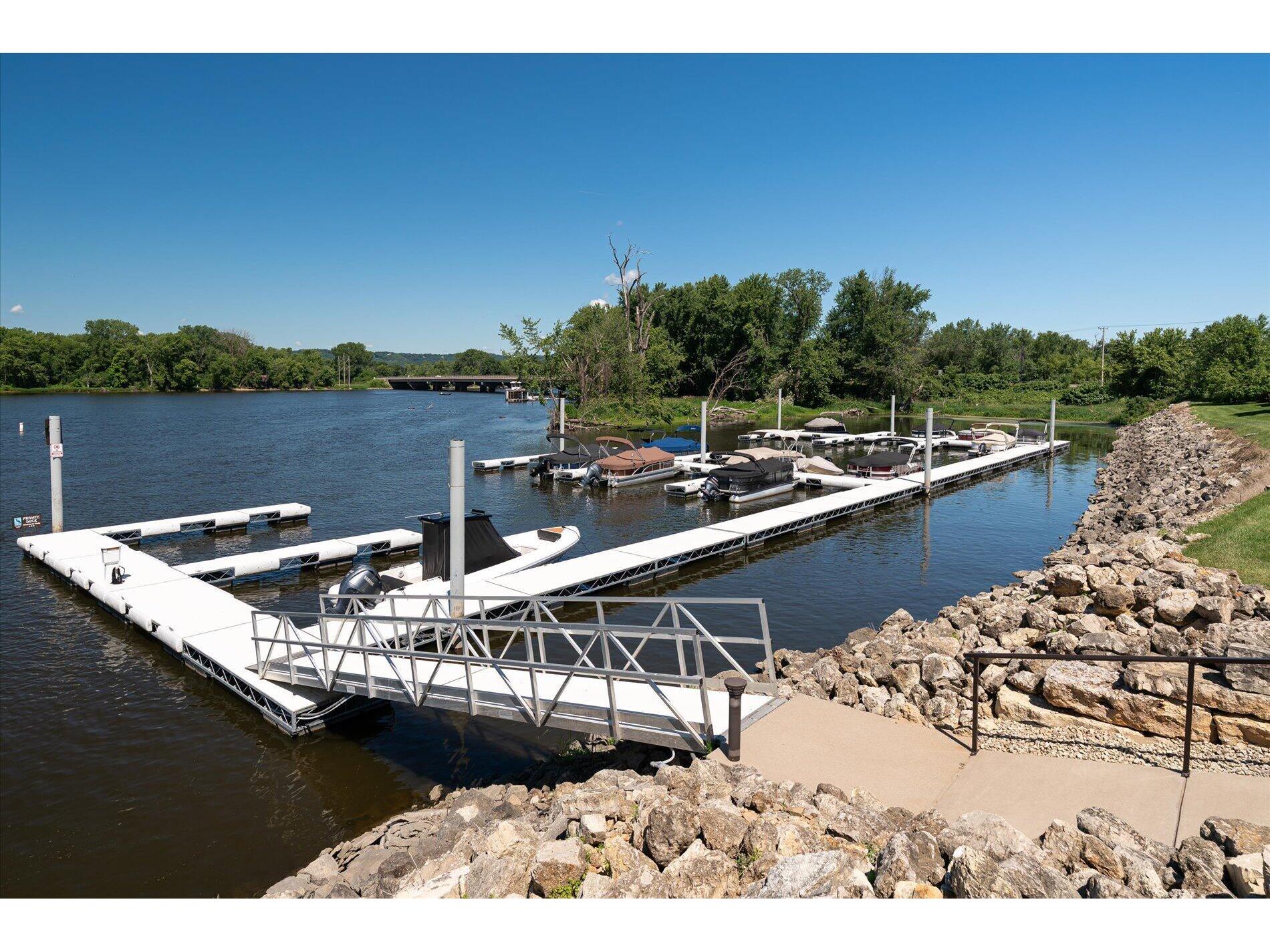 329 River La Crosse WI 54601 1968878 image7