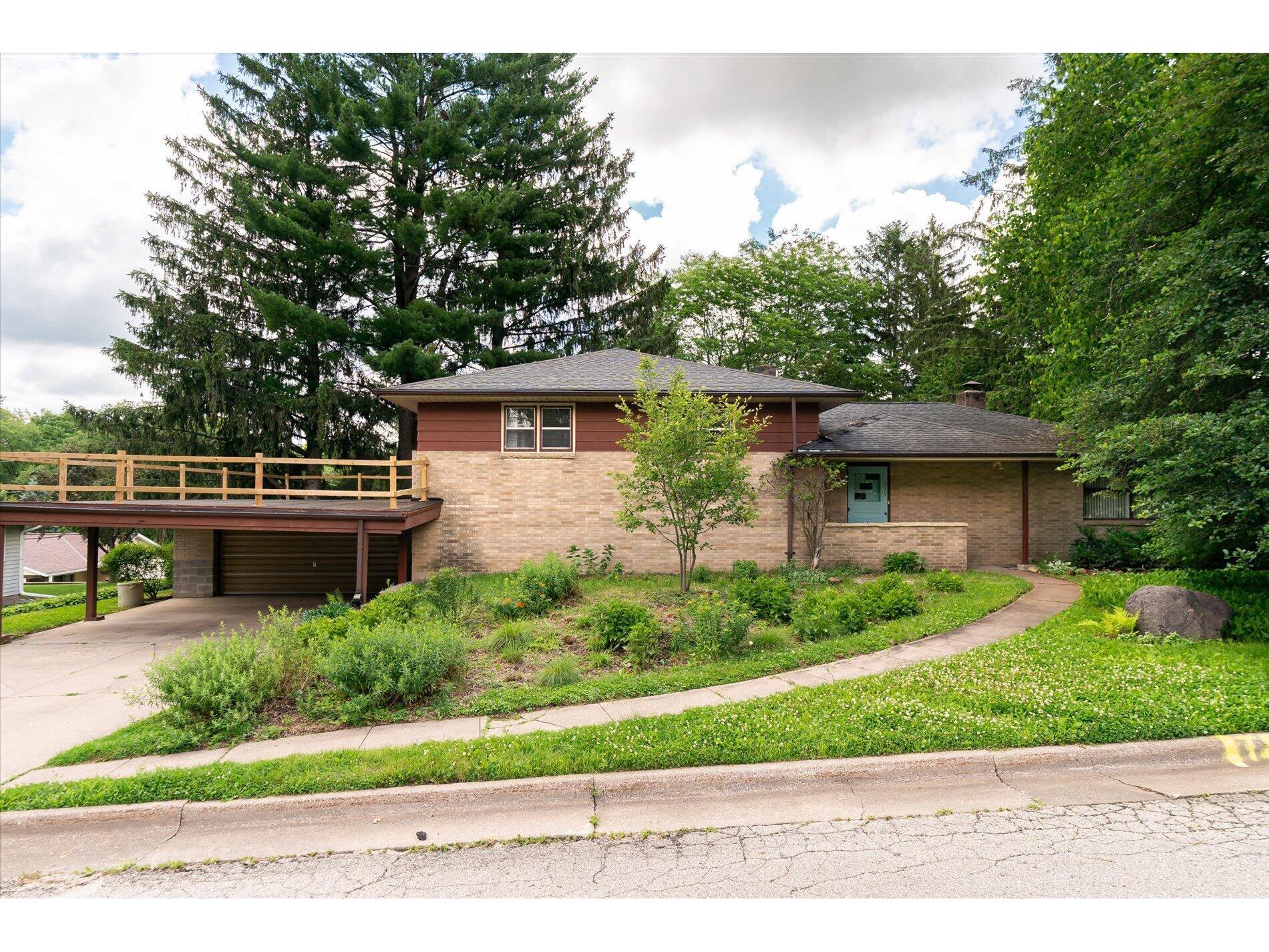 329 S Lincoln Viroqua WI 54665 1970019 image1