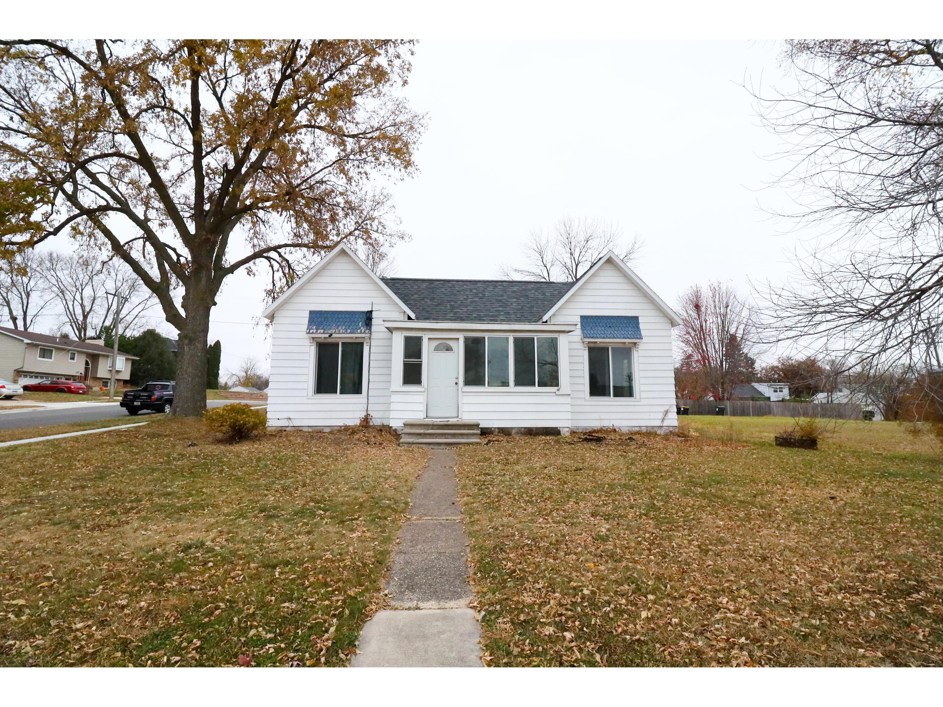 332 S Main Pine Island MN 55963 1898259 image1