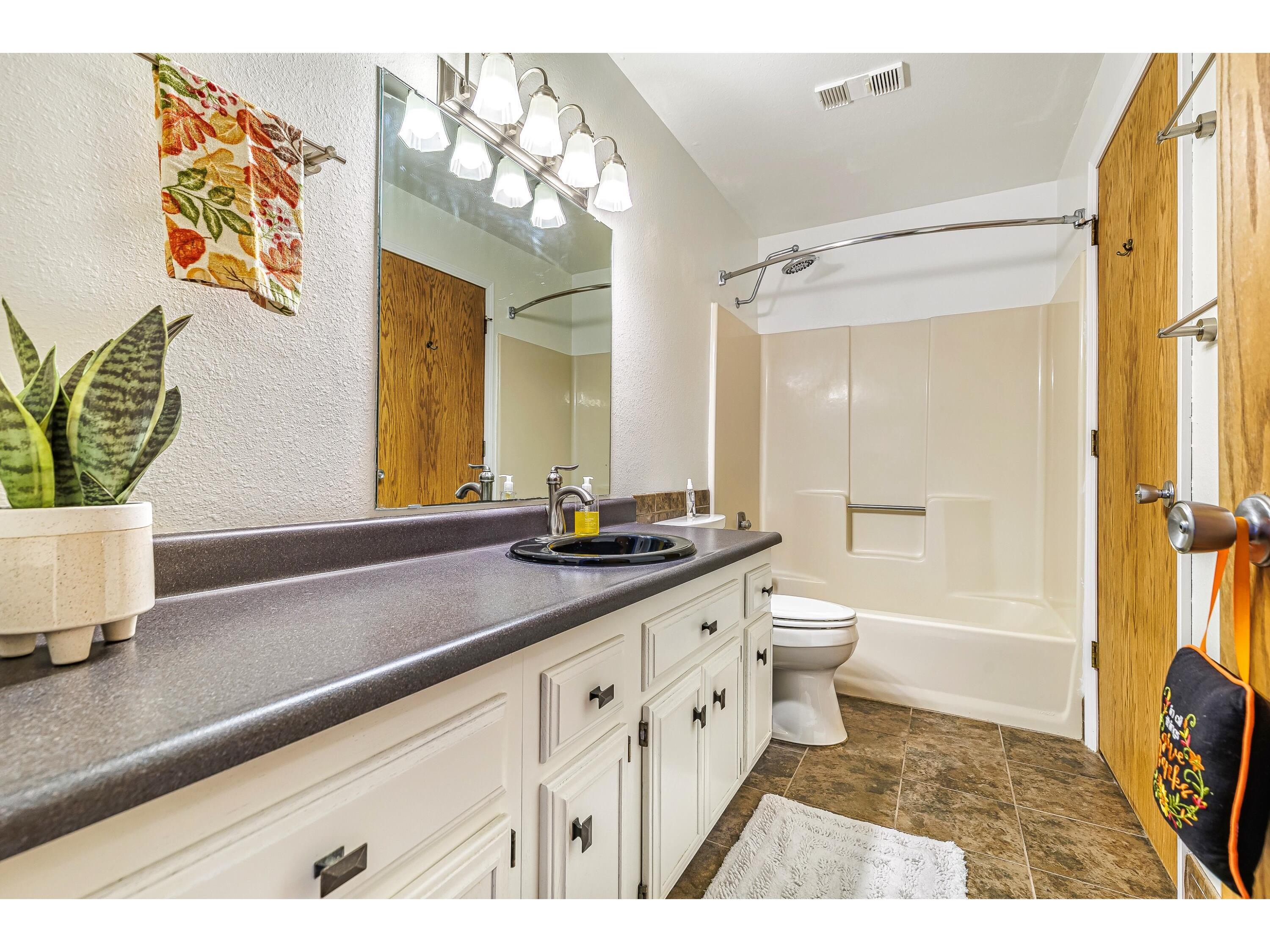 3380 East La Crosse WI 54601 1940905 image17