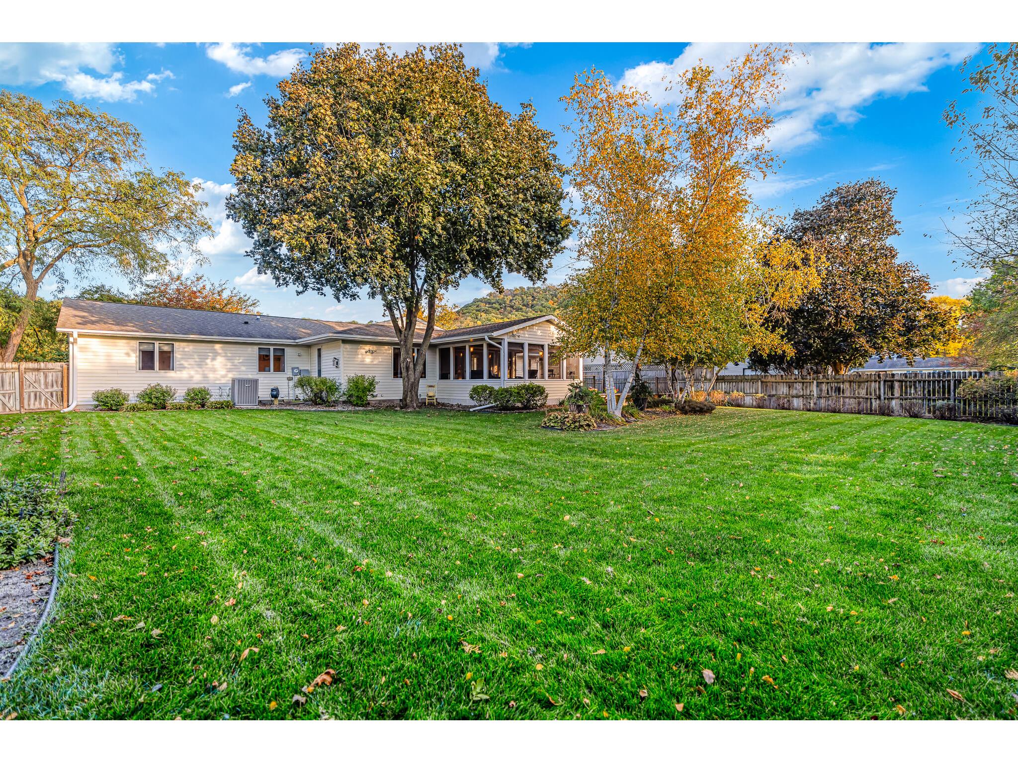 340 29th, La Crosse, WI, 54601 MLS 1896832 Edina Realty