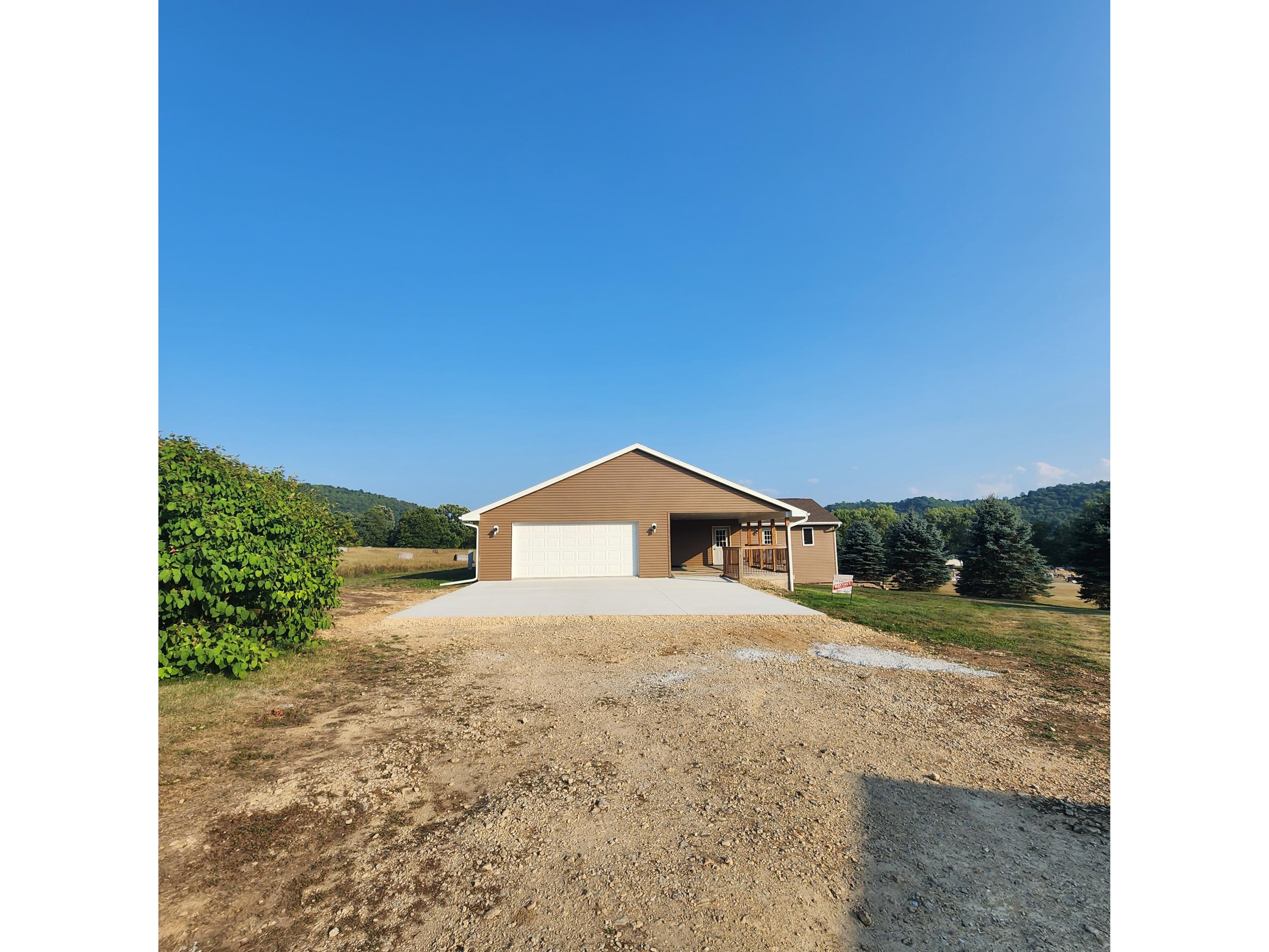 340 N Commercial Viola WI 54664 1865812 image1