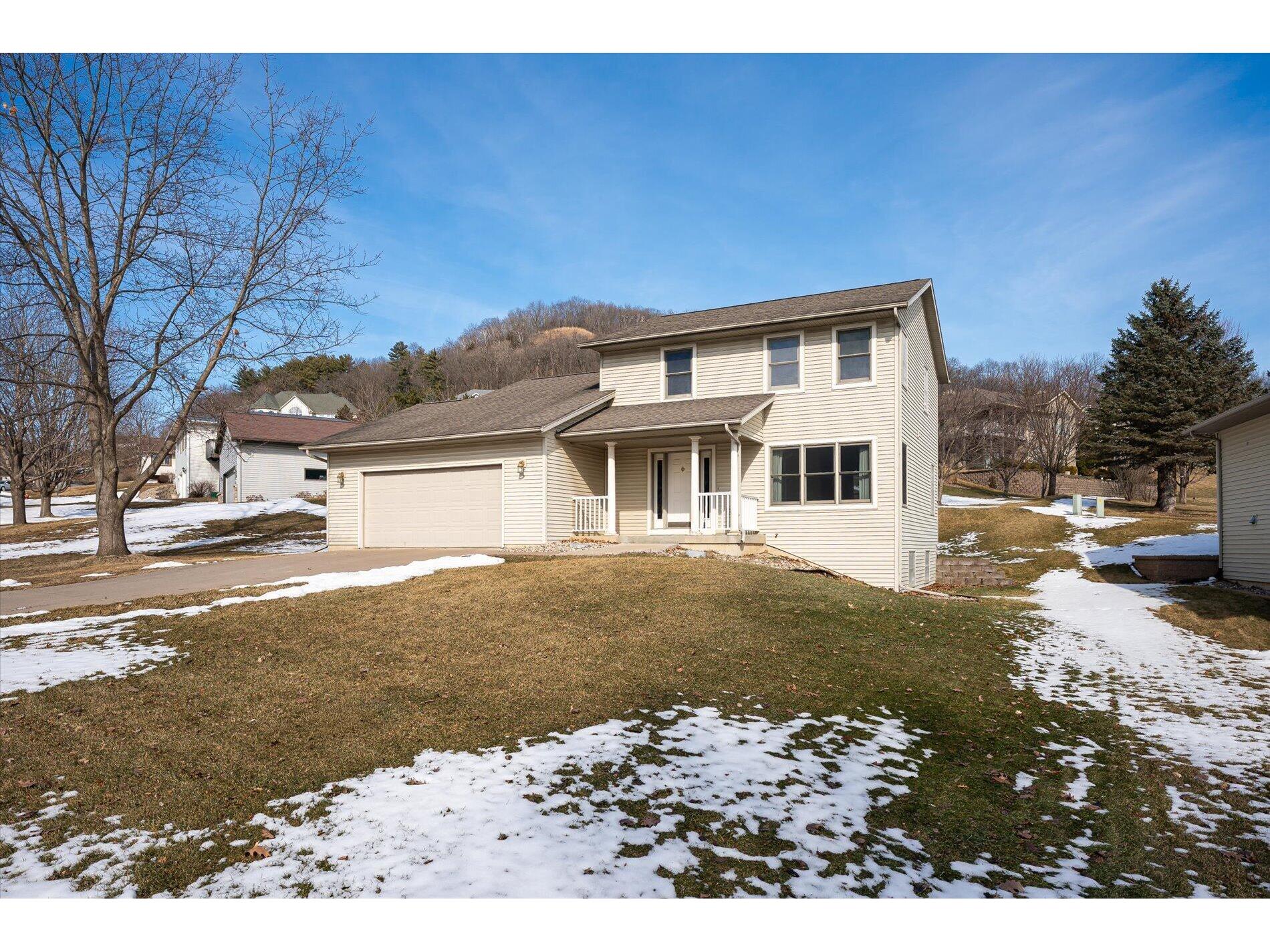 348 Regent La Crescent MN 55947 1952833 image1