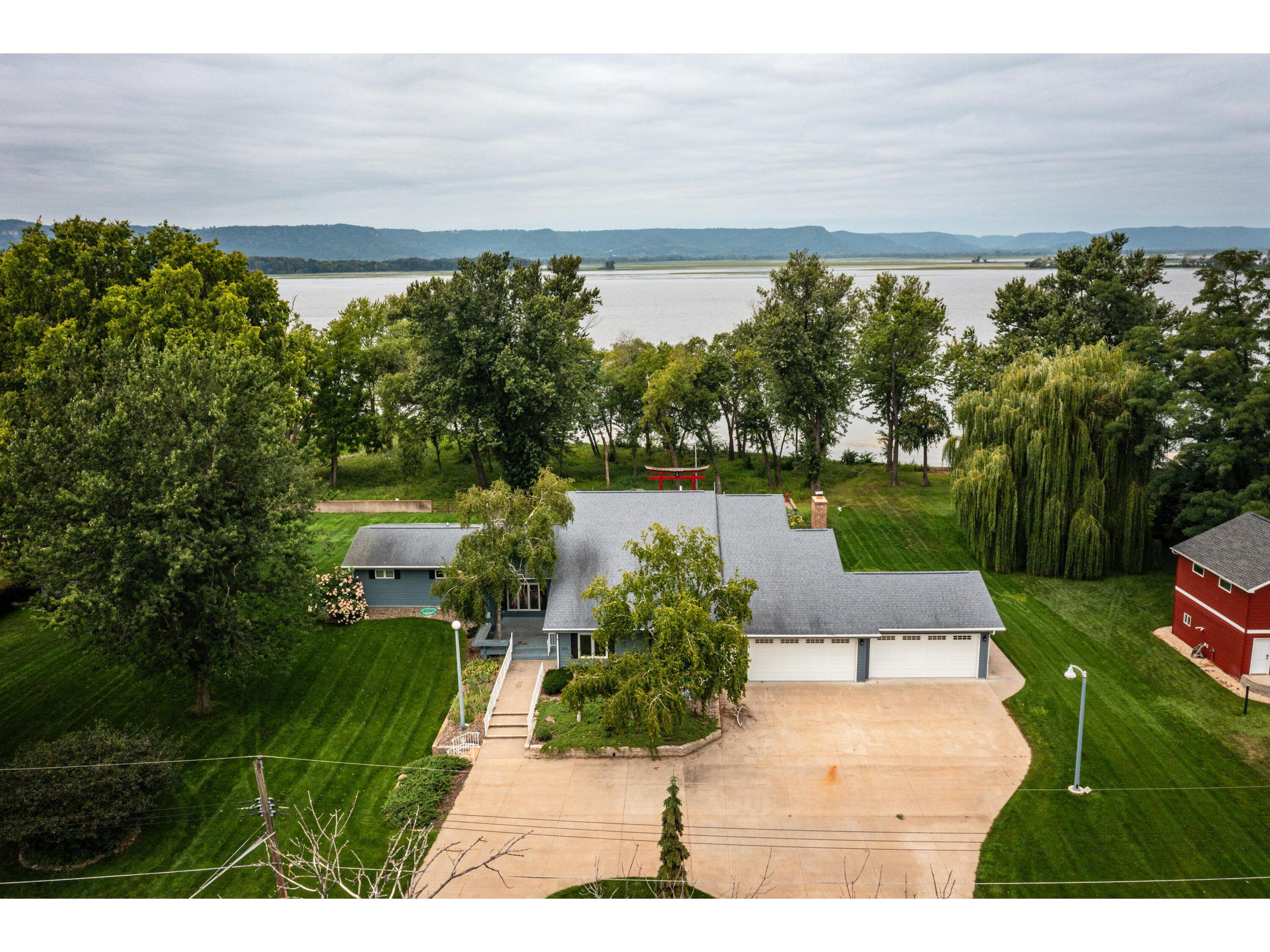 3533 LAKESHORE Campbell WI 54603 - LAKE ONALASKA 1847061 image1