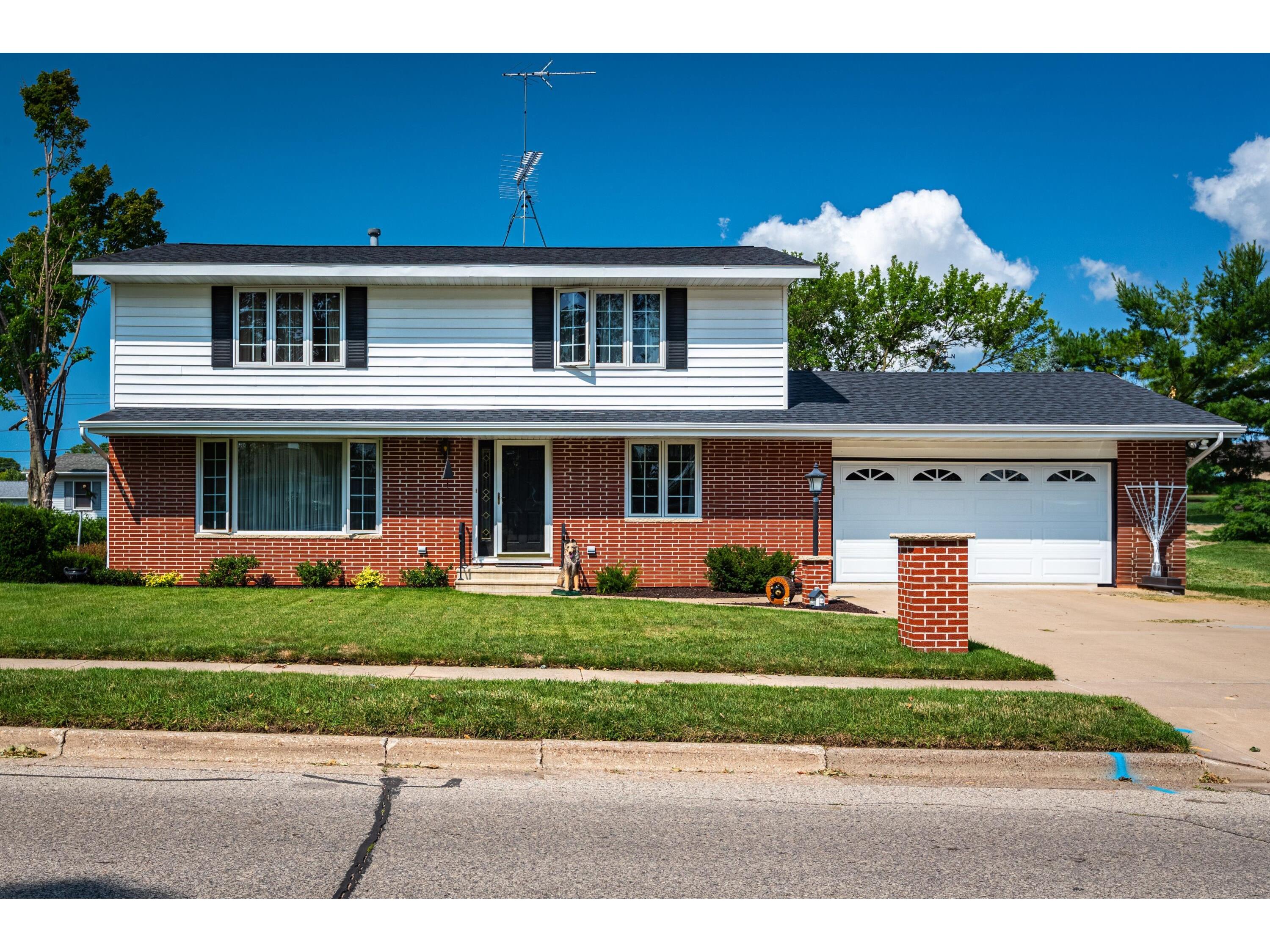 356 Mark West Salem WI 54669 1844625 image1