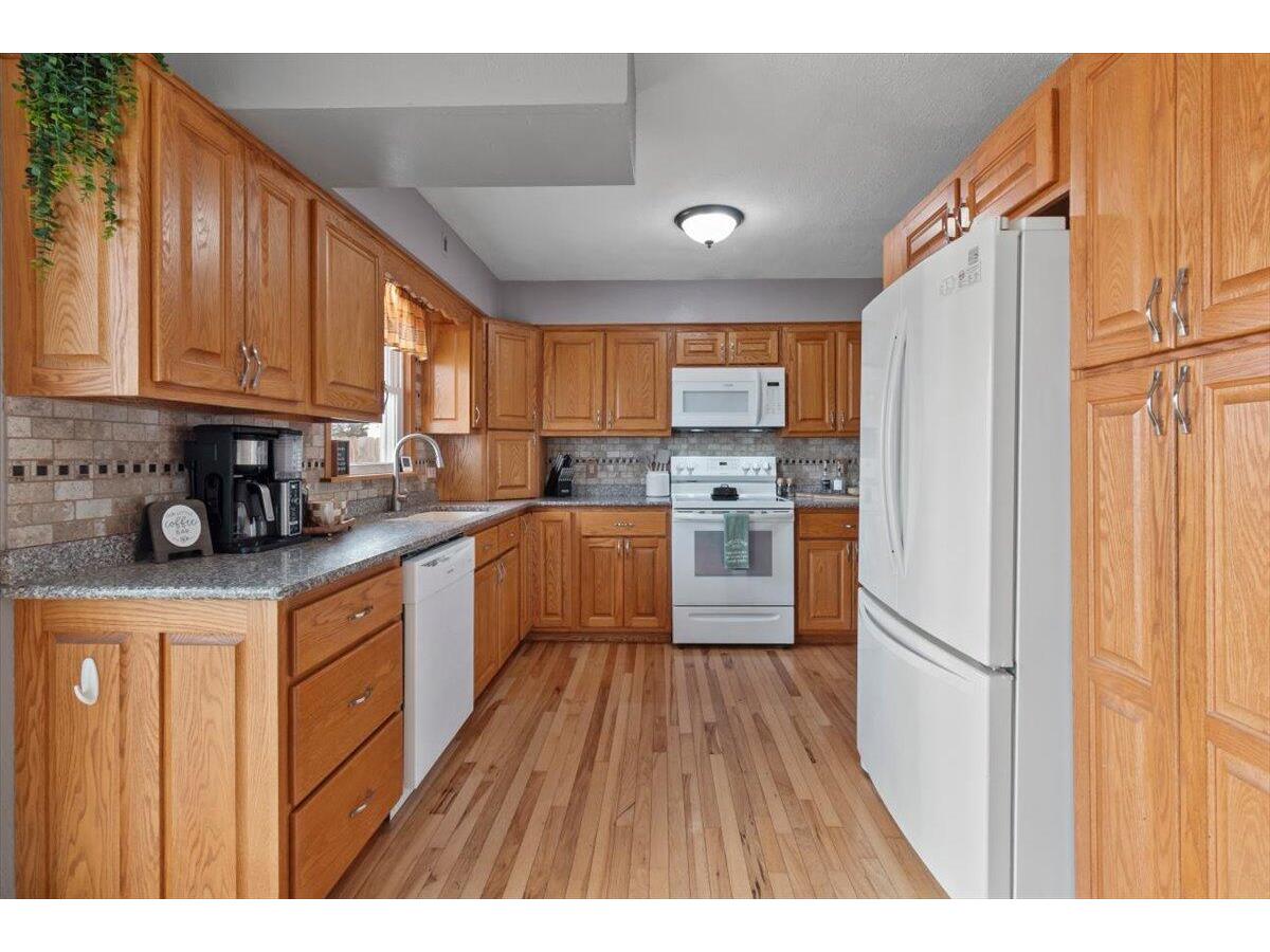 375 Black River Westby WI 54667 1956782 image20