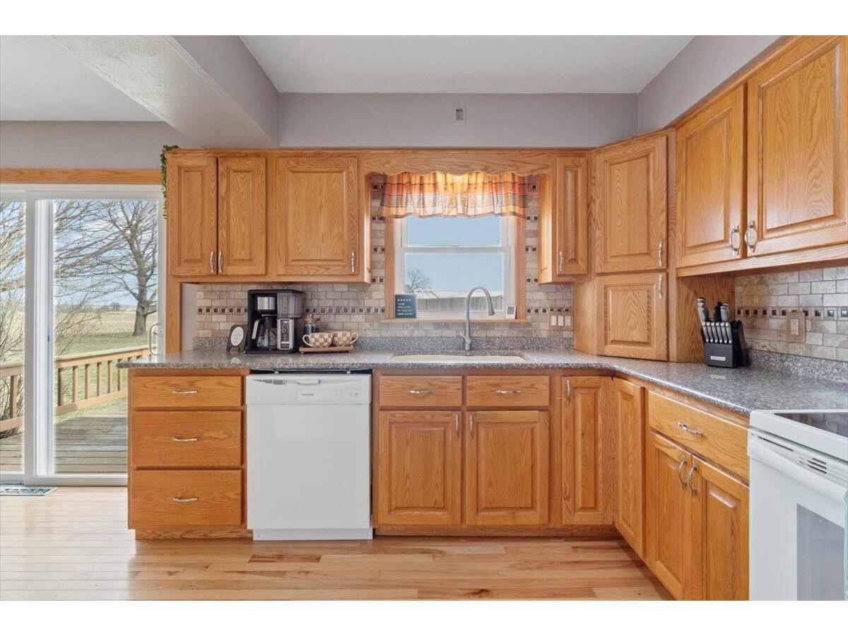 375 Black River Westby WI 54667 1956782 image22