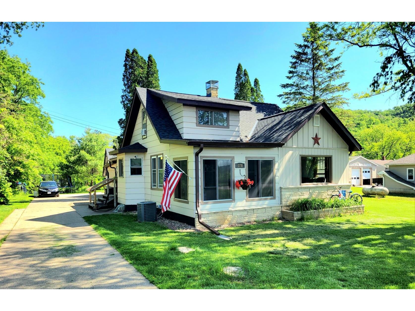 W378 Bluff Siding Buffalo WI 54629 1838958 image1