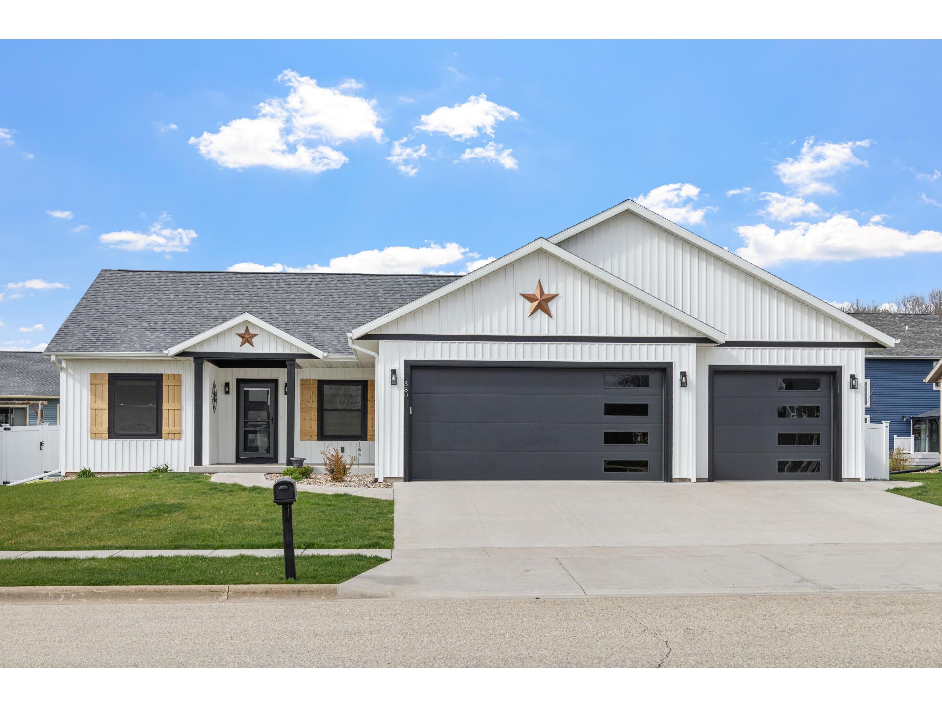 380 Lakewood West Salem WI 54669 1958713 image1