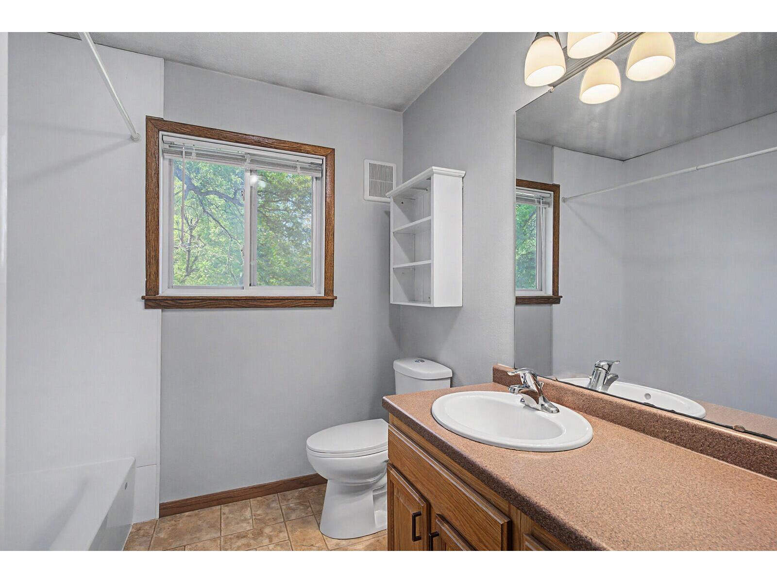 400 Derek #402 Holmen WI 54636 1965513 image12