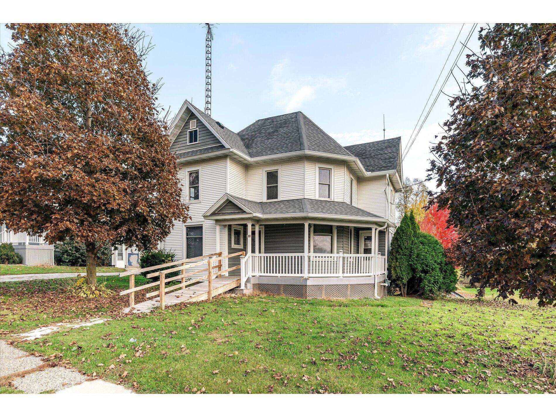 400 N Main Patch Grove WI 53817 1941899 image1