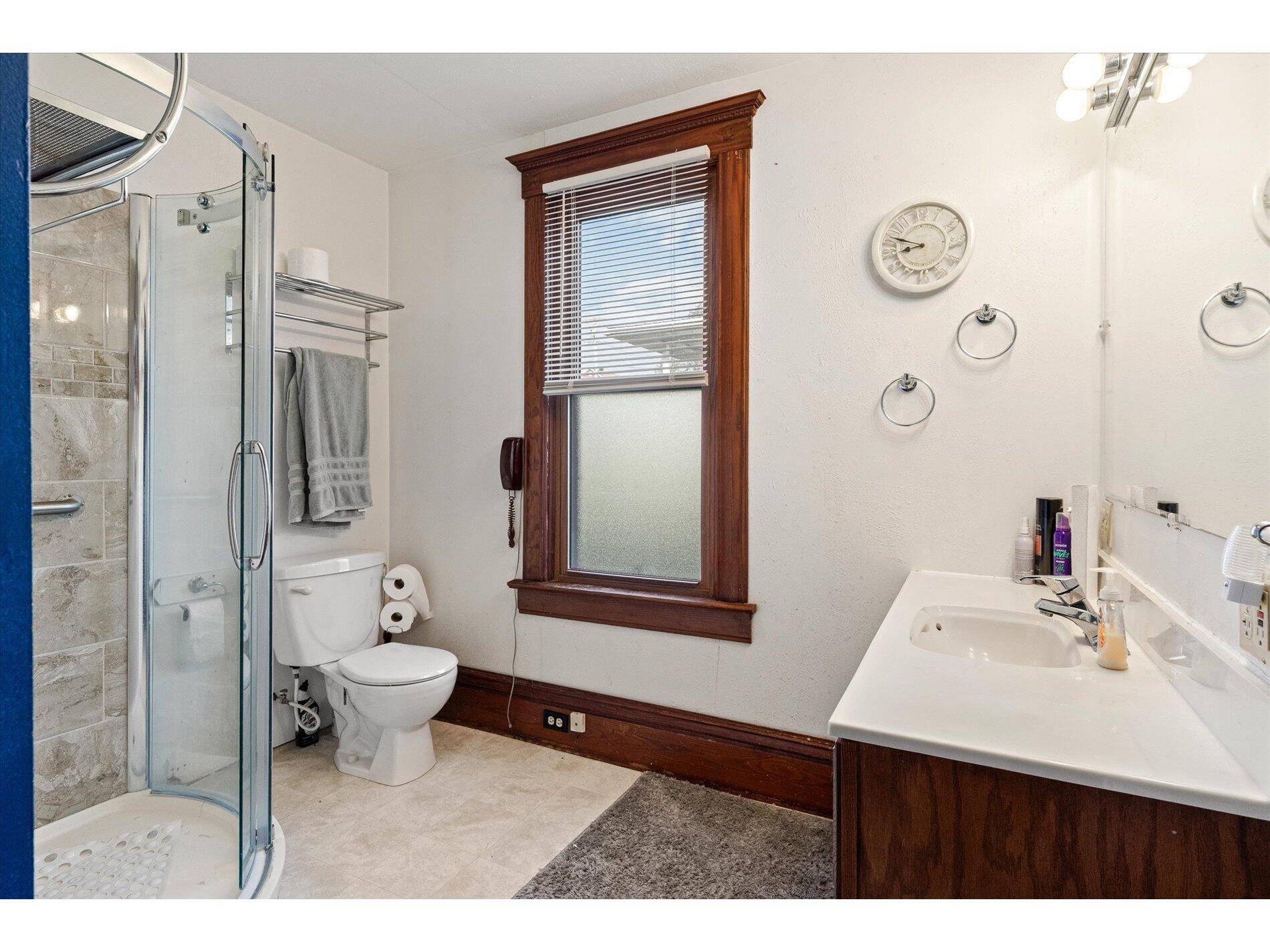 400 N Main Patch Grove WI 53817 1941899 image11