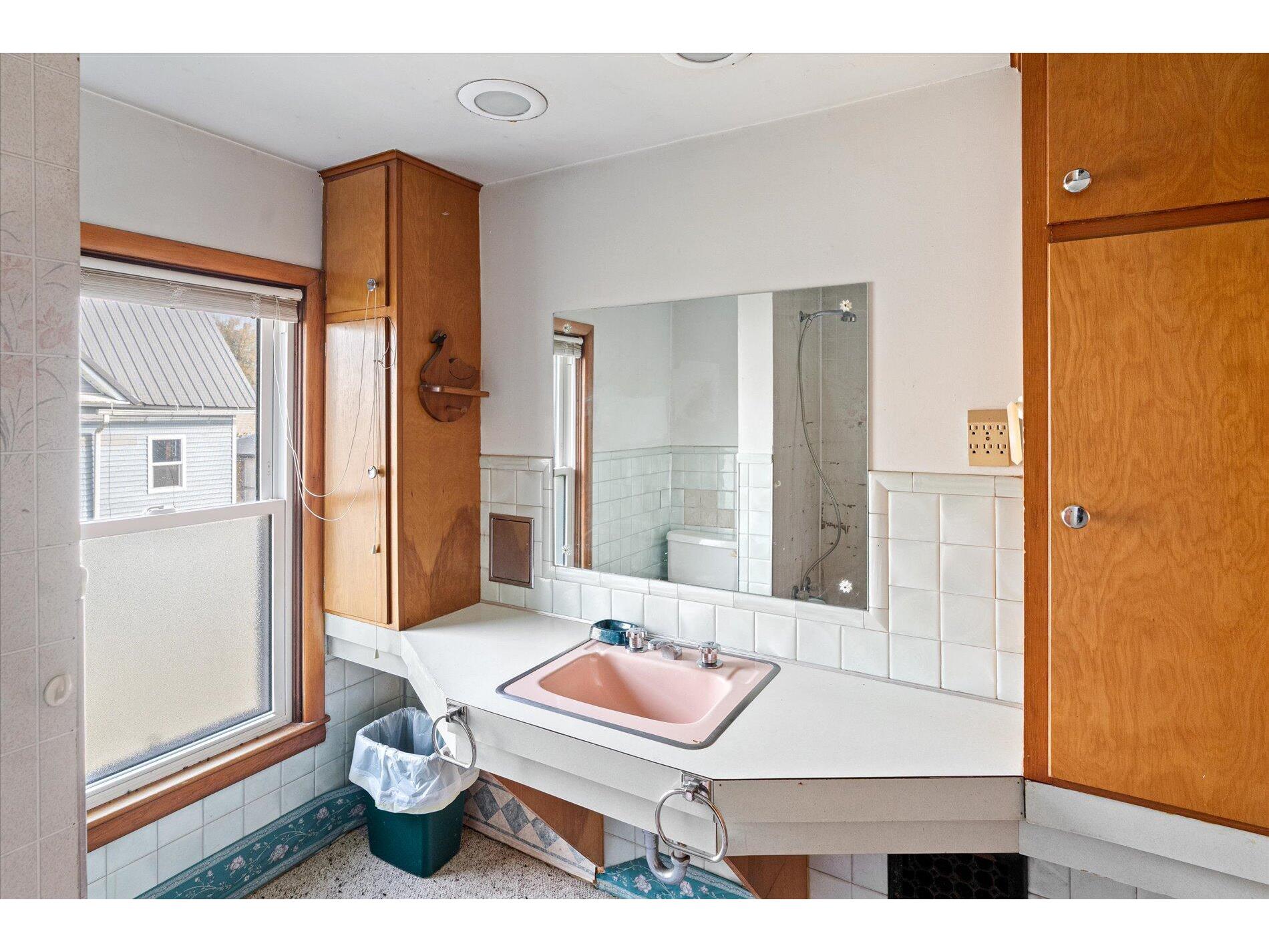 400 N Main Patch Grove WI 53817 1941899 image23