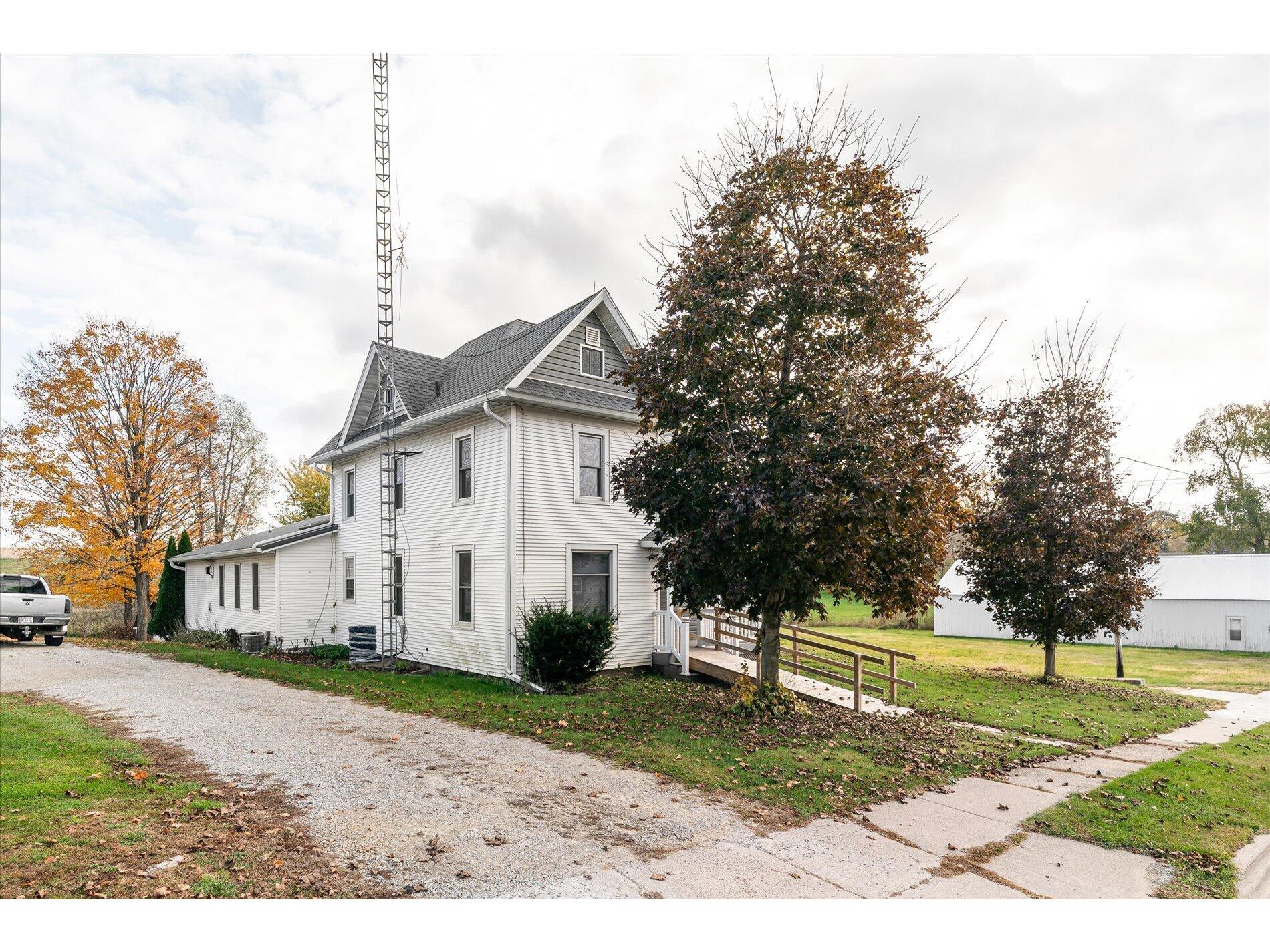 400 N Main Patch Grove WI 53817 1941899 image27