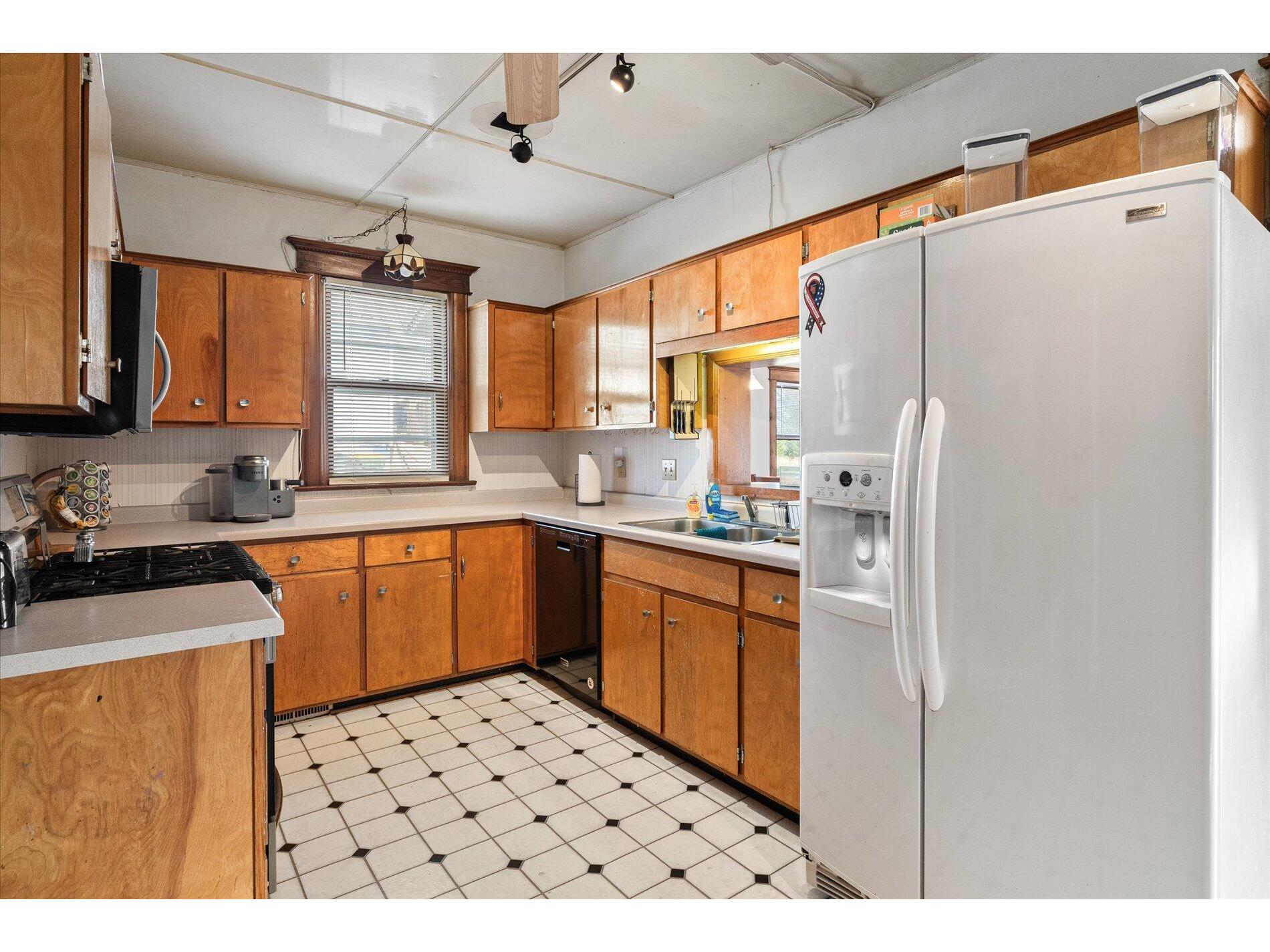 400 N Main Patch Grove WI 53817 1941899 image8