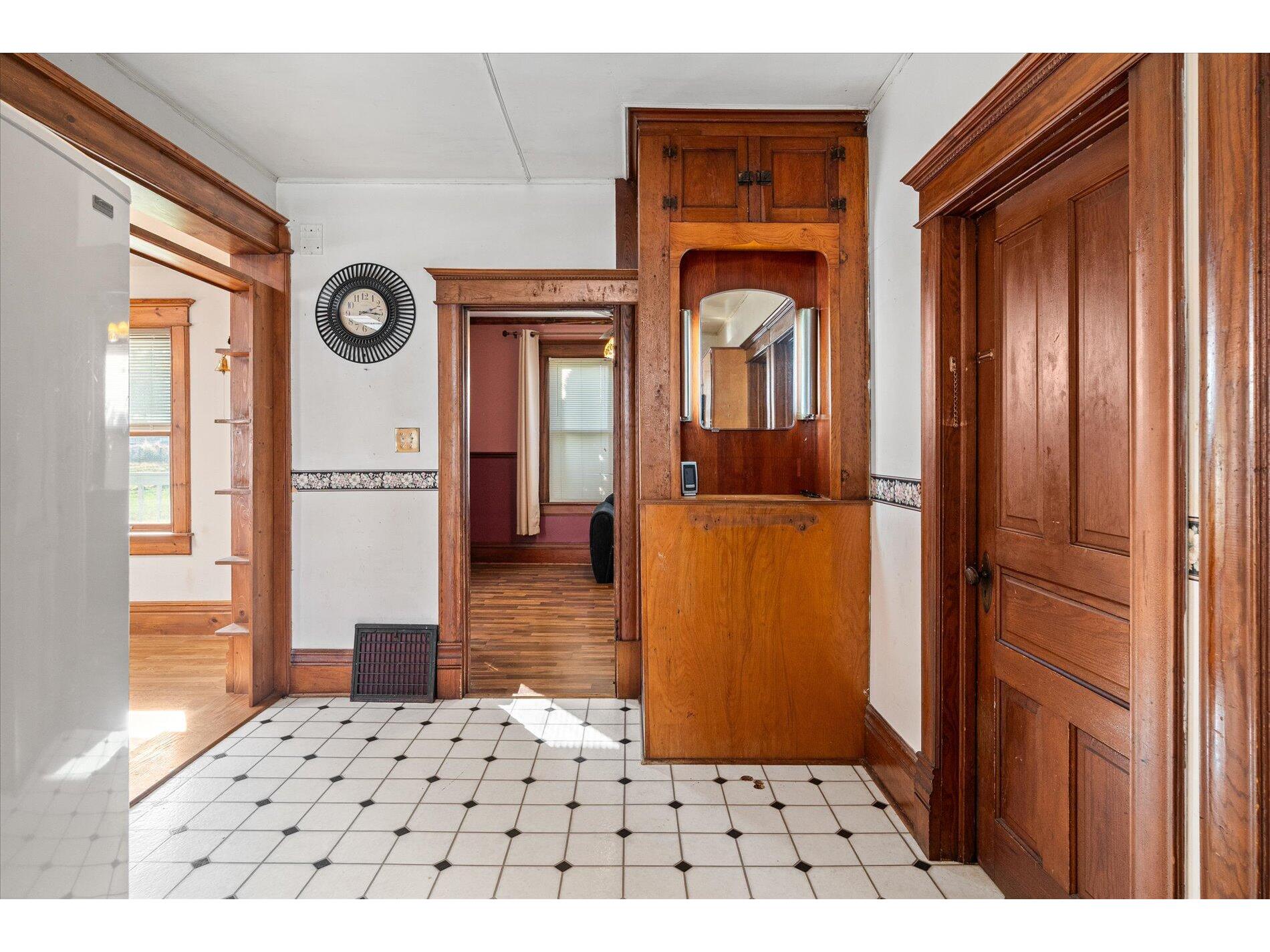 400 N Main Patch Grove WI 53817 1941899 image9