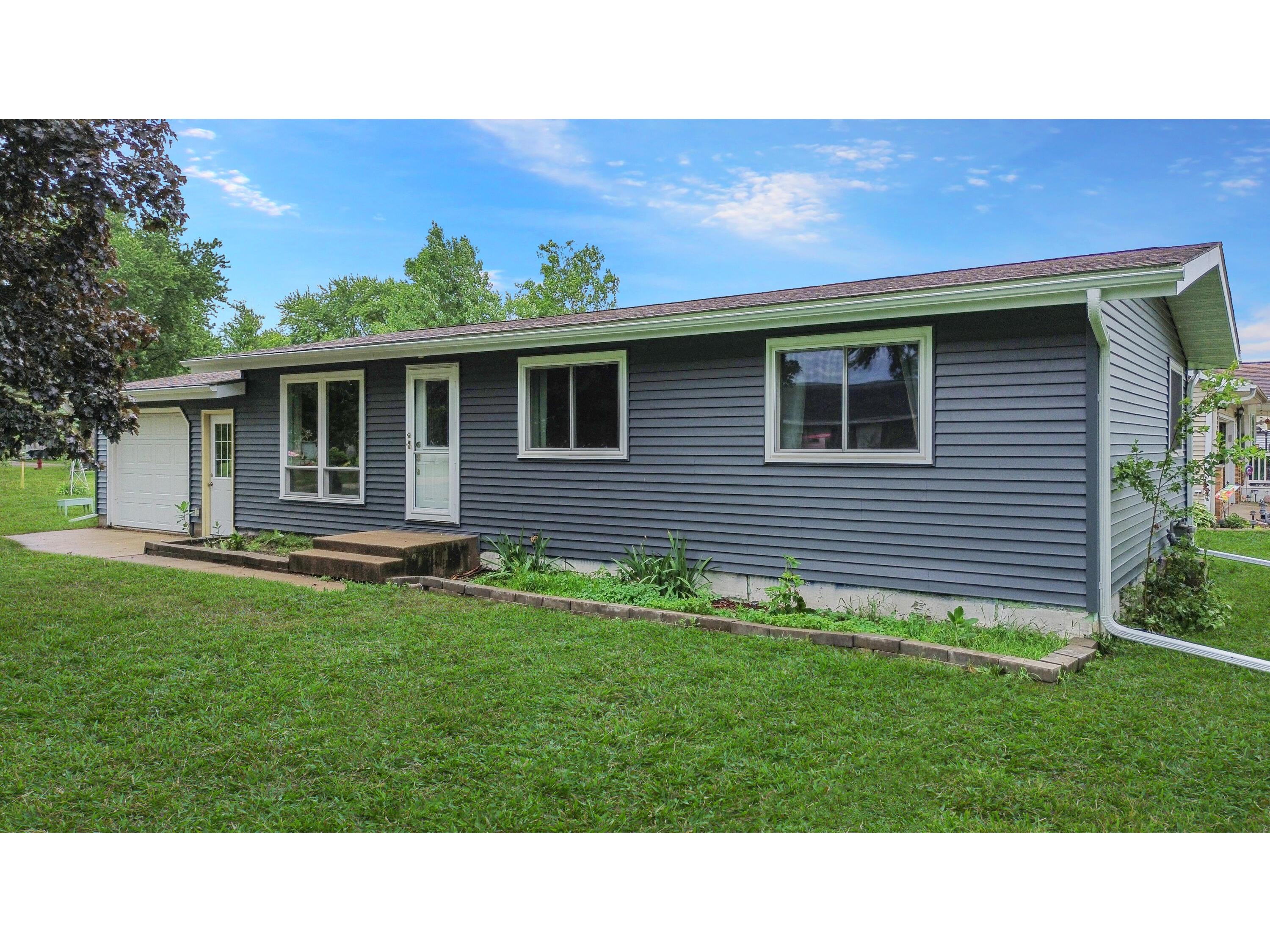 402 Cardinal Rockland WI 54653 1967007 image1