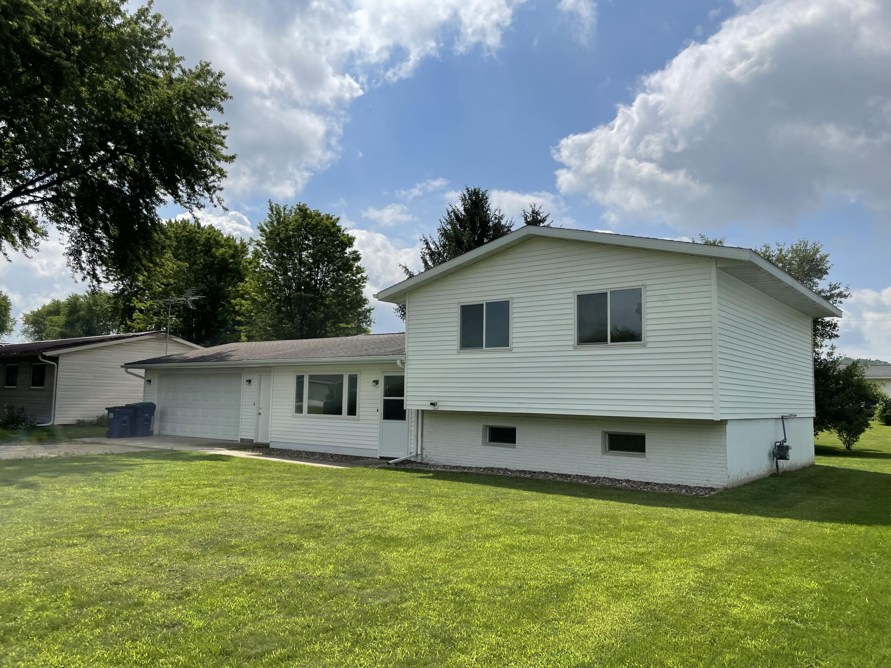 403 Mourning Dove St, Rockland, WI, 54653 MLS 1754596 Edina Realty