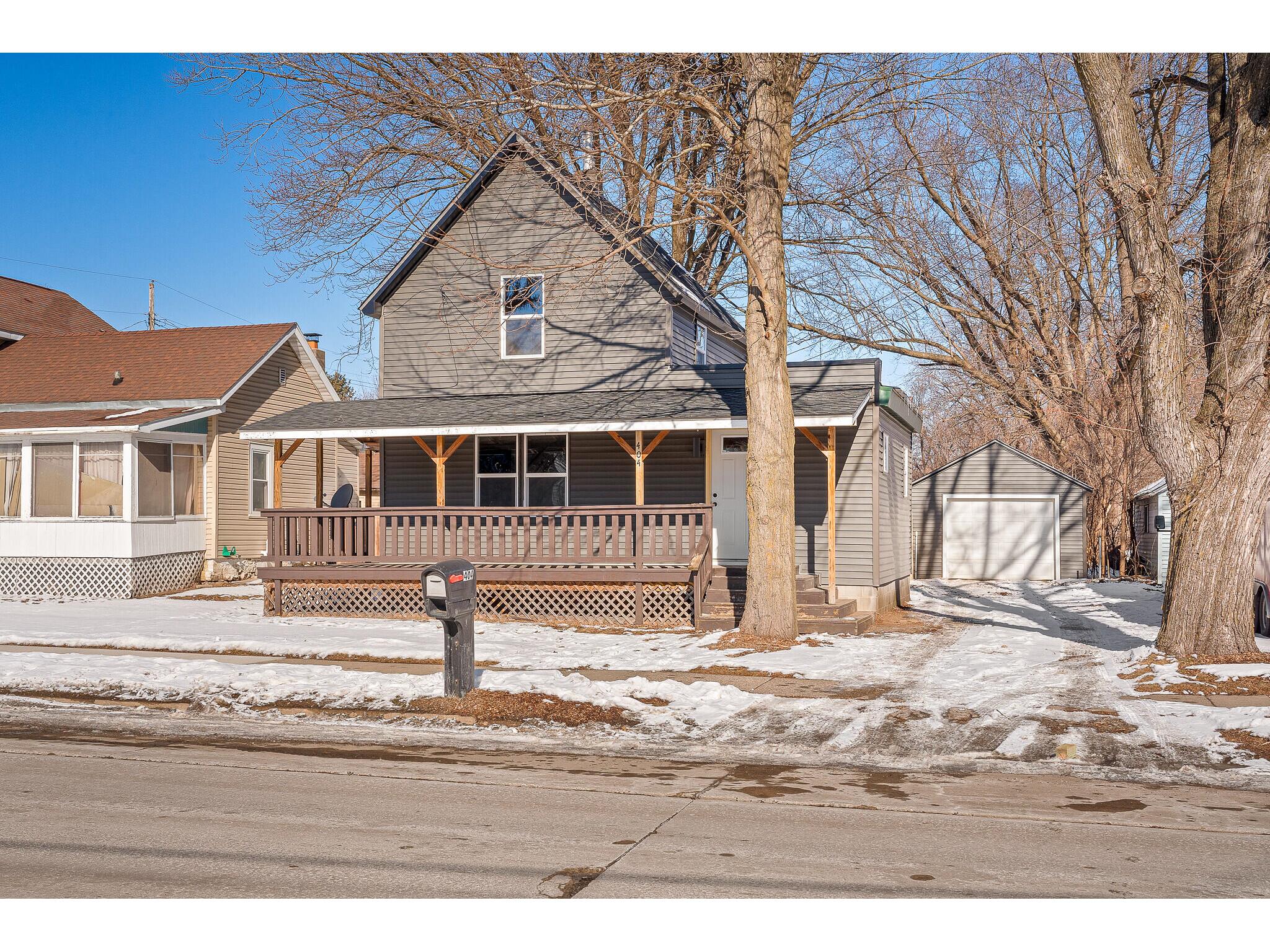 404 E Montgomery Sparta WI 54656 1949312 image1
