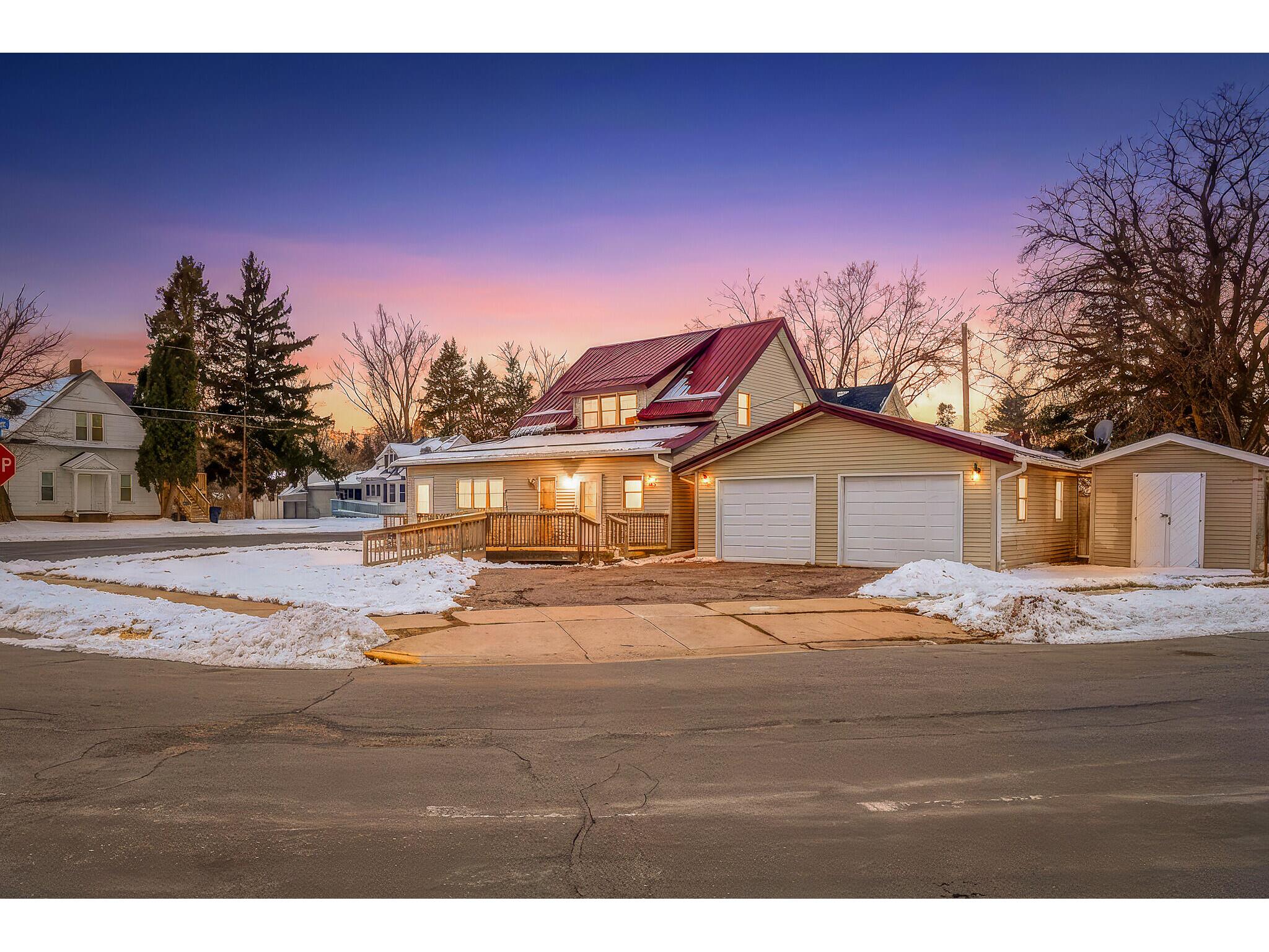 405 West Mauston WI 53948 1951717 image2