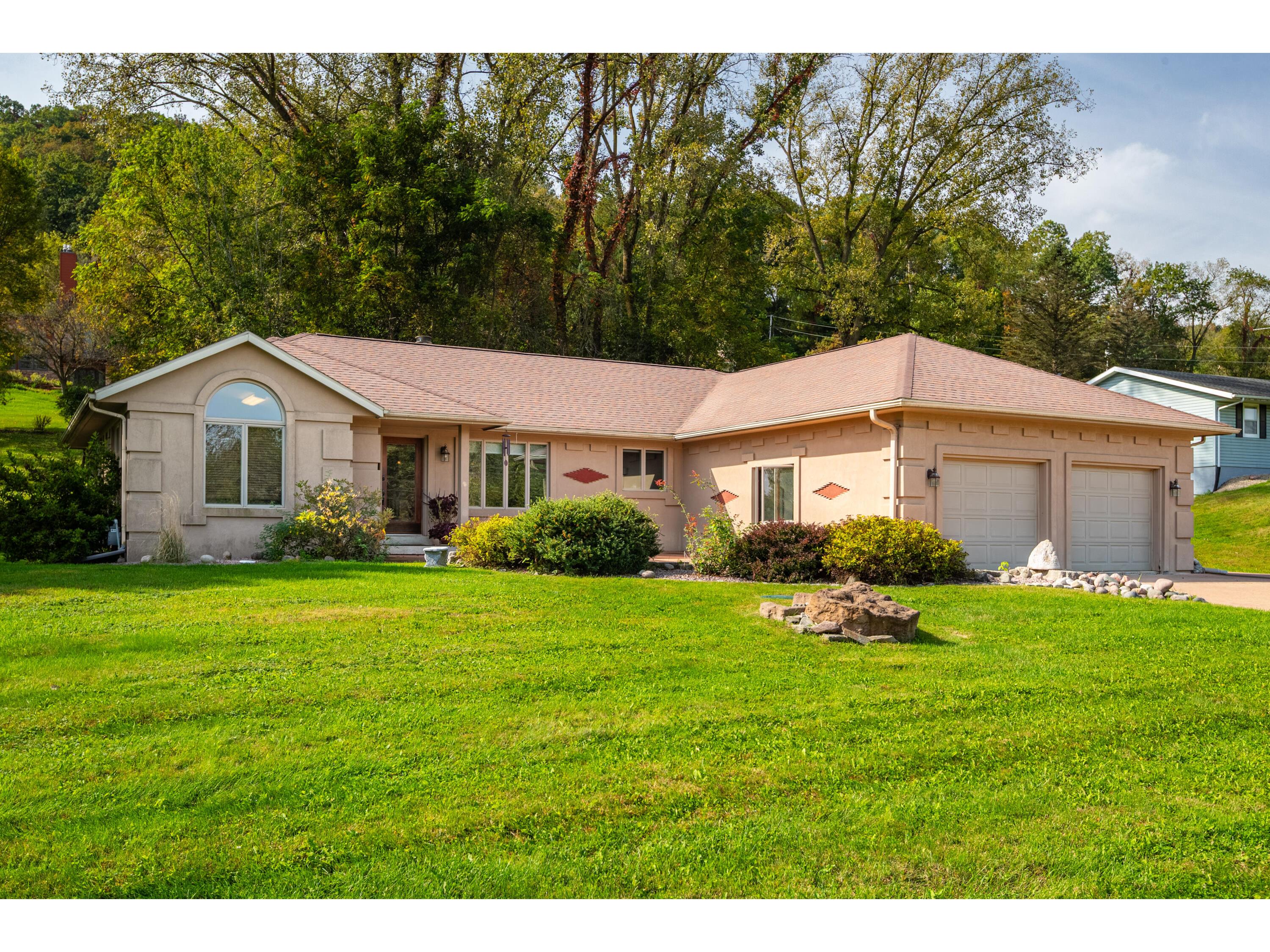 4077 County 6 La Crescent MN 55947 1937689 image1