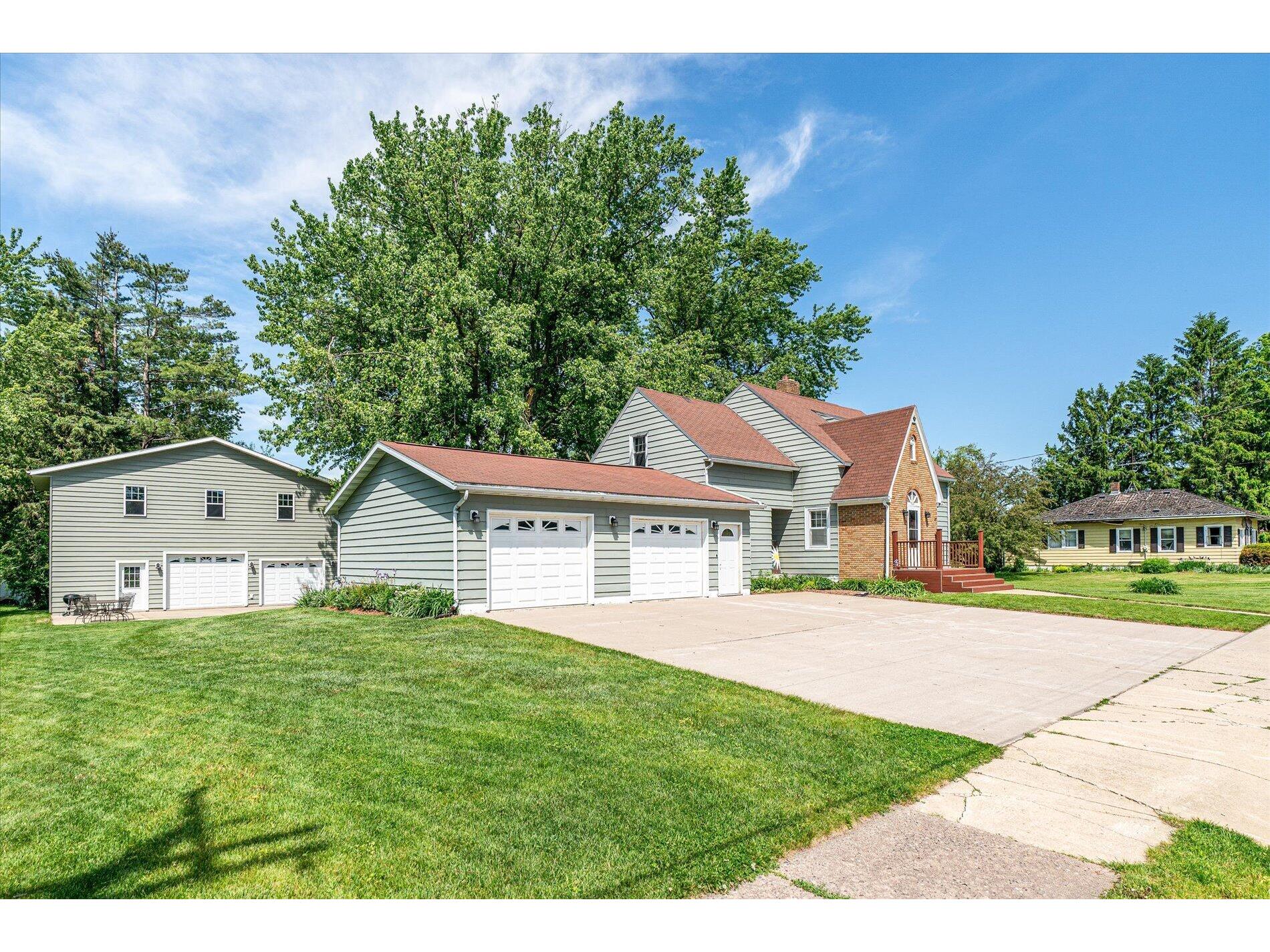 409 Coe Cashton WI 54619 1964882 image1