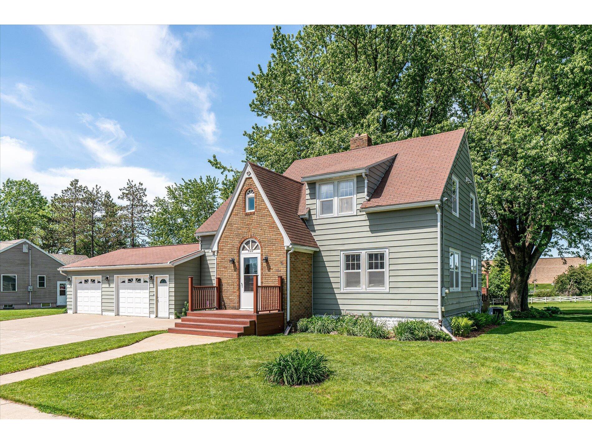 409 Coe Cashton WI 54619 1964882 image2