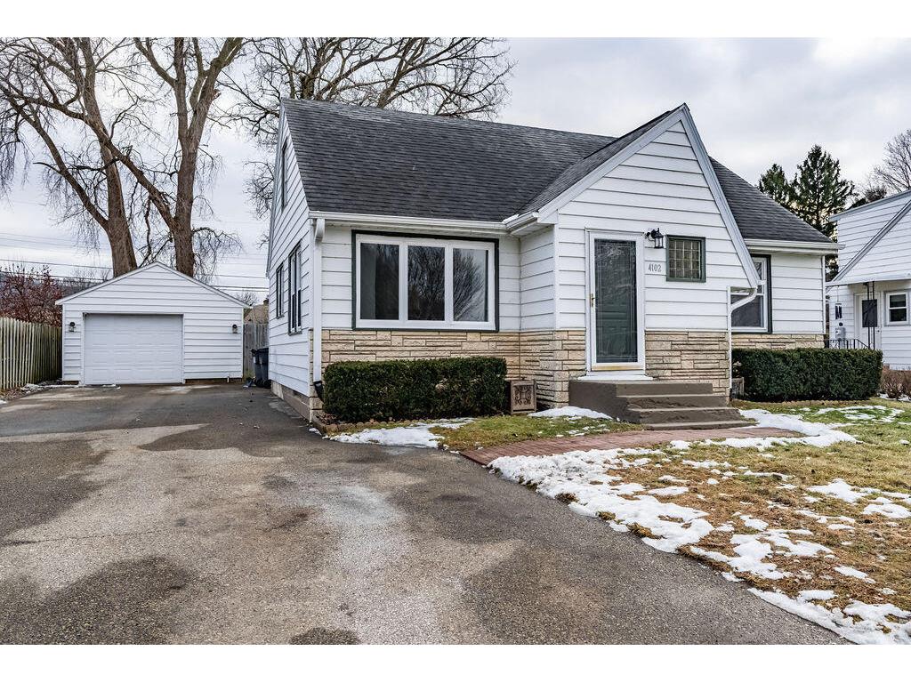 4102 Riverview La Crosse WI 54601 1950132 image1