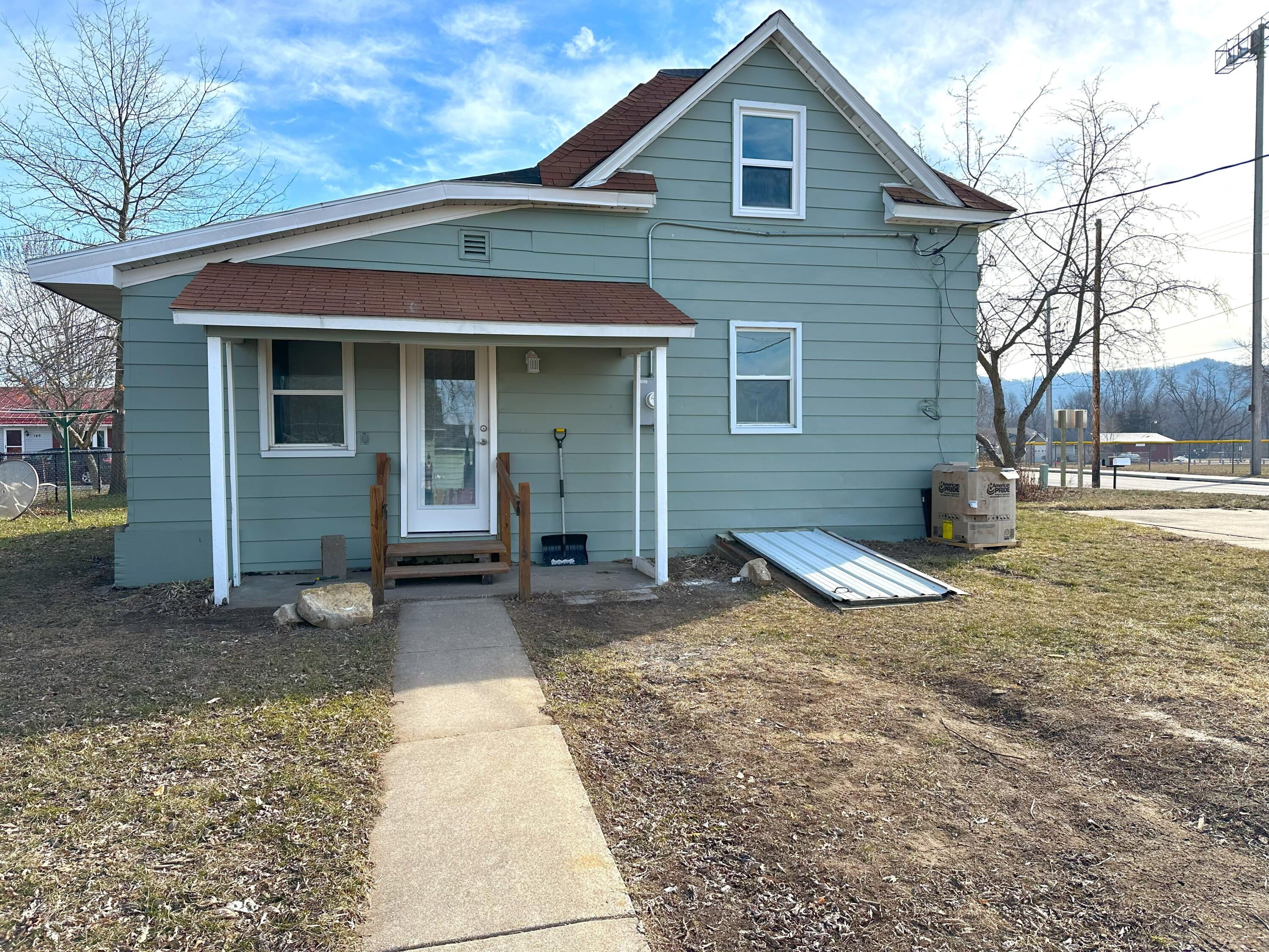 411 Division Stoddard WI 54658 1865286 image1